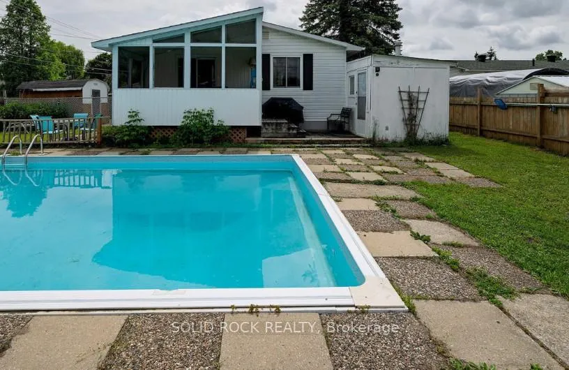 Photo 2 of 211 Dodson Street, North Grenville, Kemptville — HOMEH