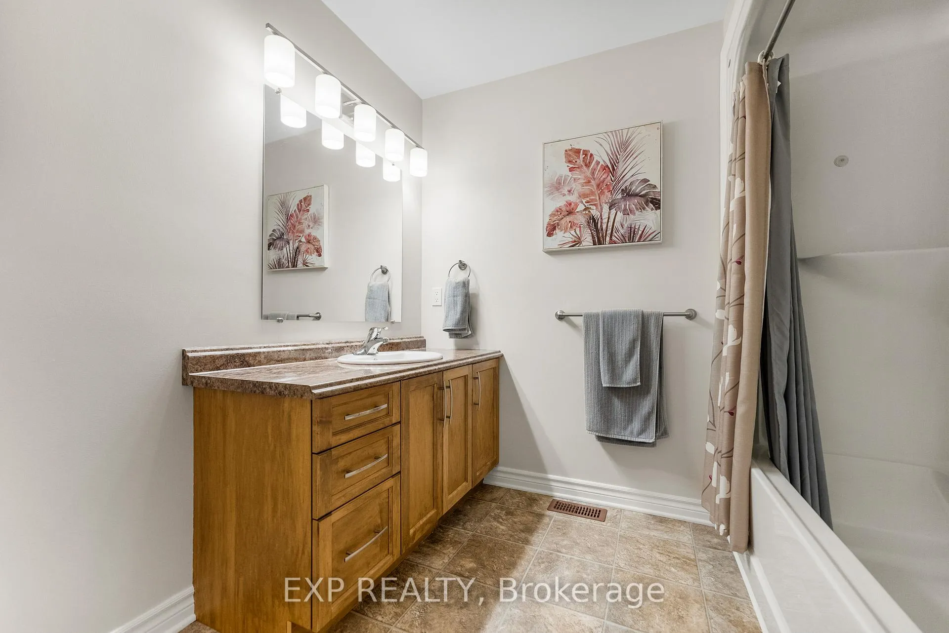 Photo 26 of 50 Otteridge Avenue, Renfrew — HOMEH