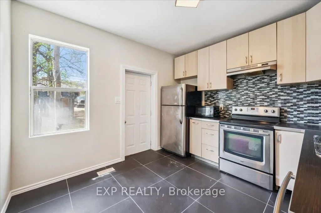 Photo 15 of 228 Hunter Street E, Hamilton, Corktown — HOMEH