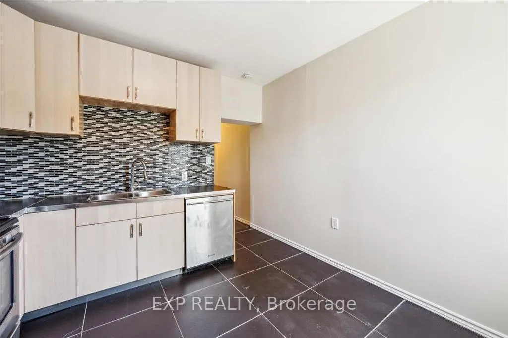 Photo 17 of 228 Hunter Street E, Hamilton, Corktown — HOMEH