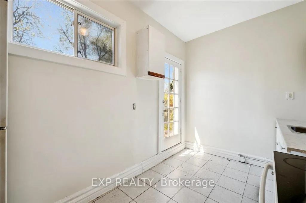 Photo 25 of 228 Hunter Street E, Hamilton, Corktown — HOMEH