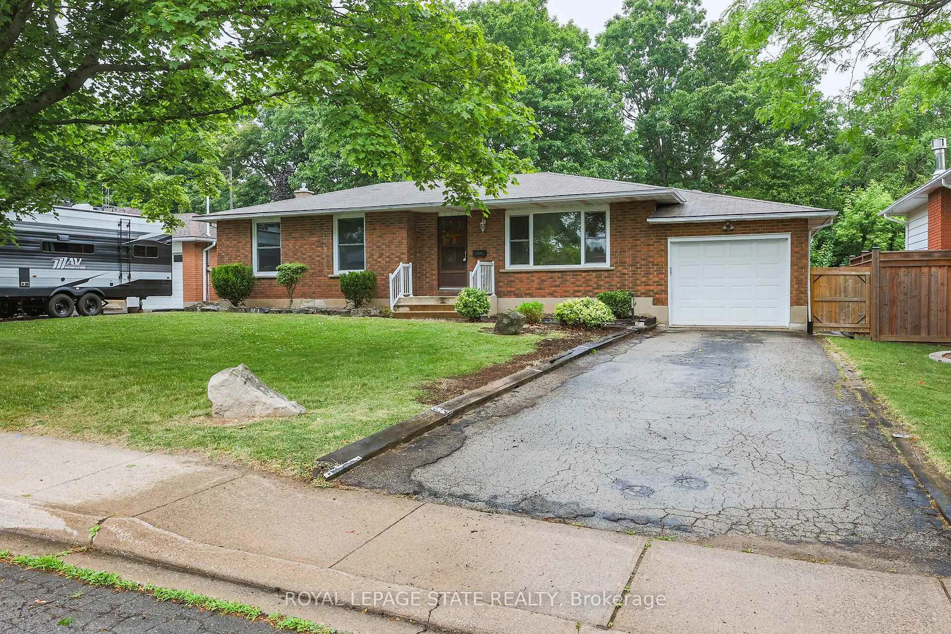 Front of 4180 Highland Park Drive