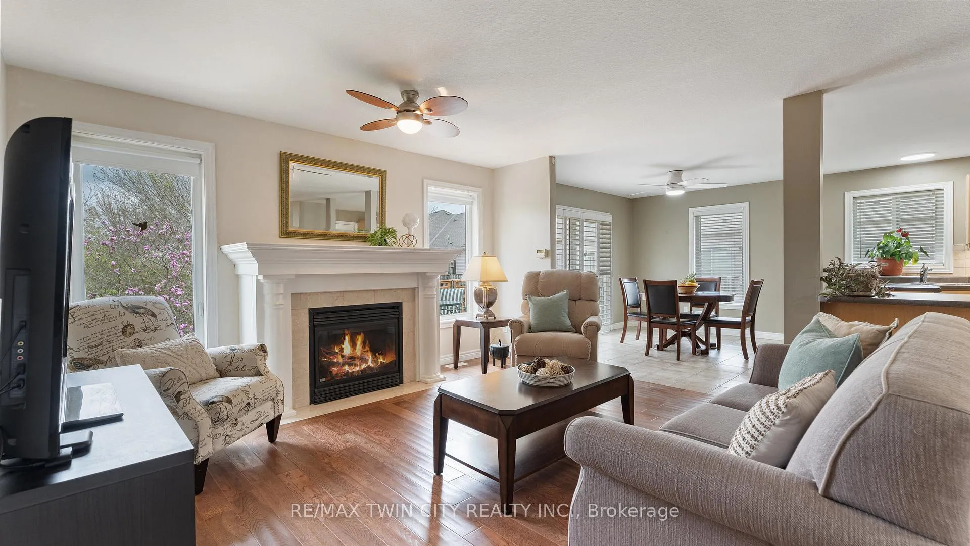 Photo 12 of 22 Cobblestone Drive, Brant, Paris — HOMEH