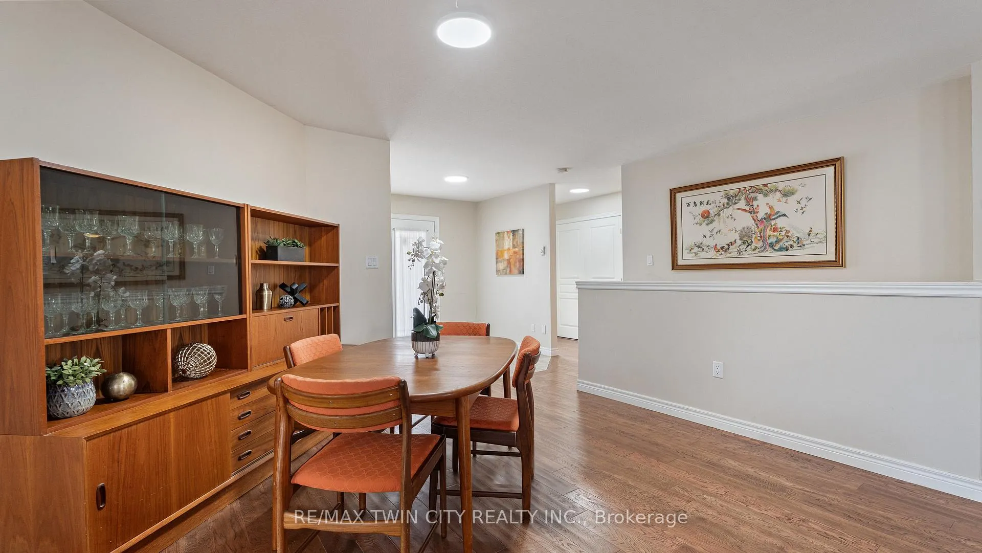 Photo 14 of 22 Cobblestone Drive, Brant, Paris — HOMEH