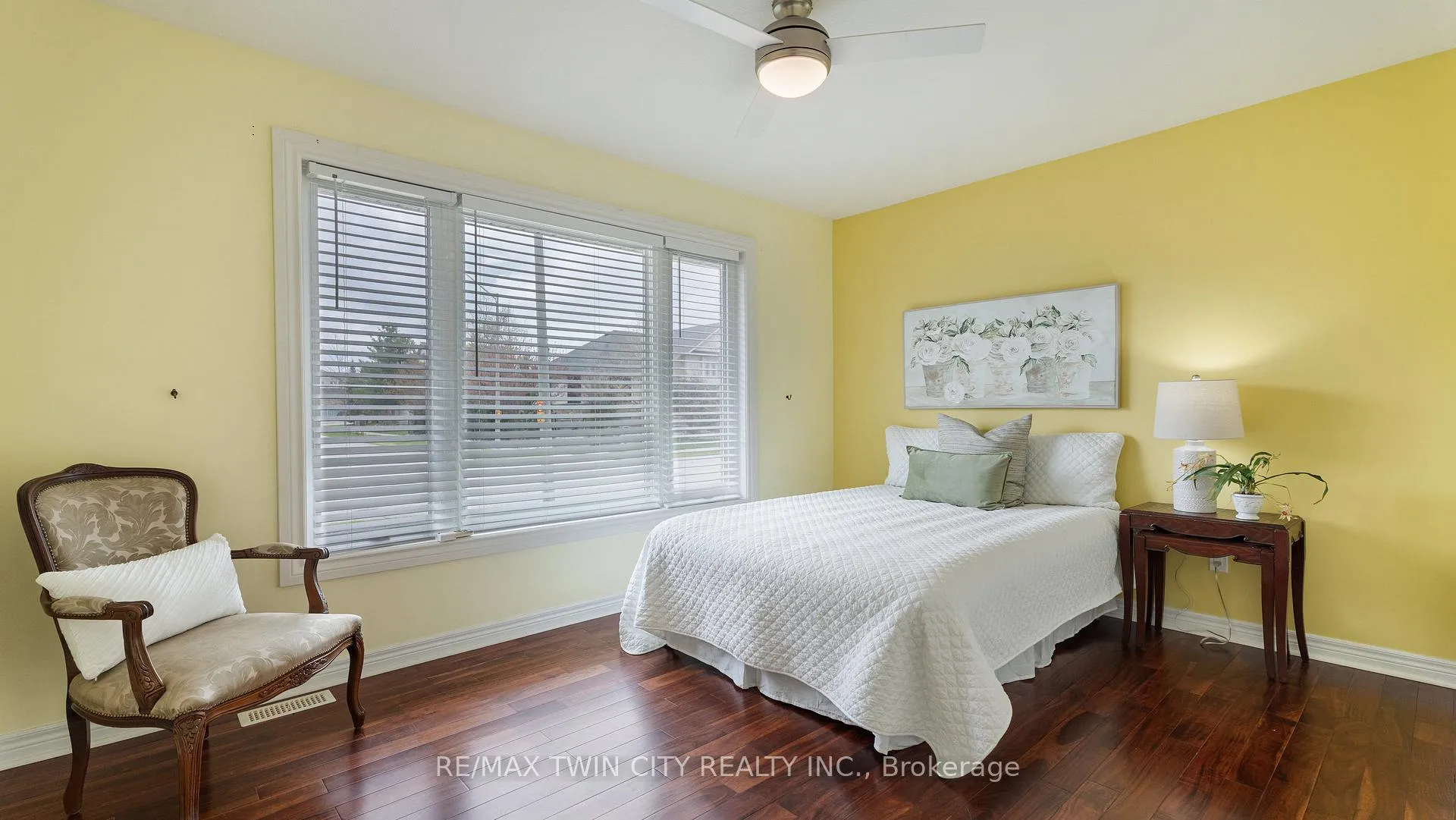 Photo 21 of 22 Cobblestone Drive, Brant, Paris — HOMEH
