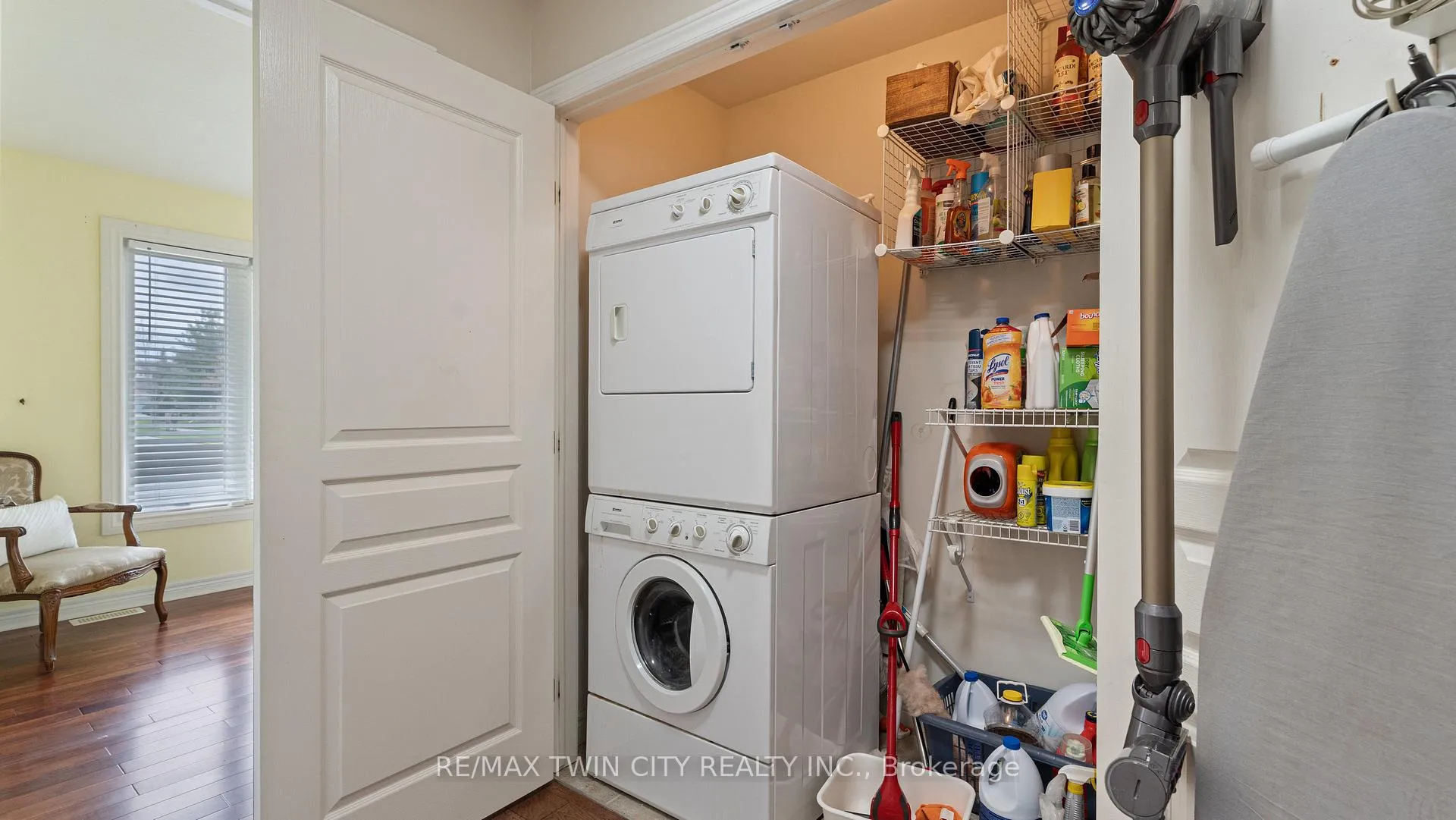 Photo 22 of 22 Cobblestone Drive, Brant, Paris — HOMEH