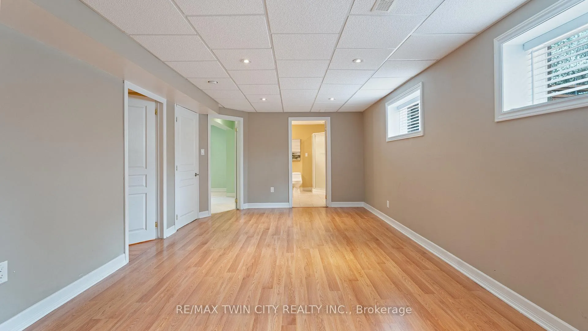 Photo 29 of 22 Cobblestone Drive, Brant, Paris — HOMEH