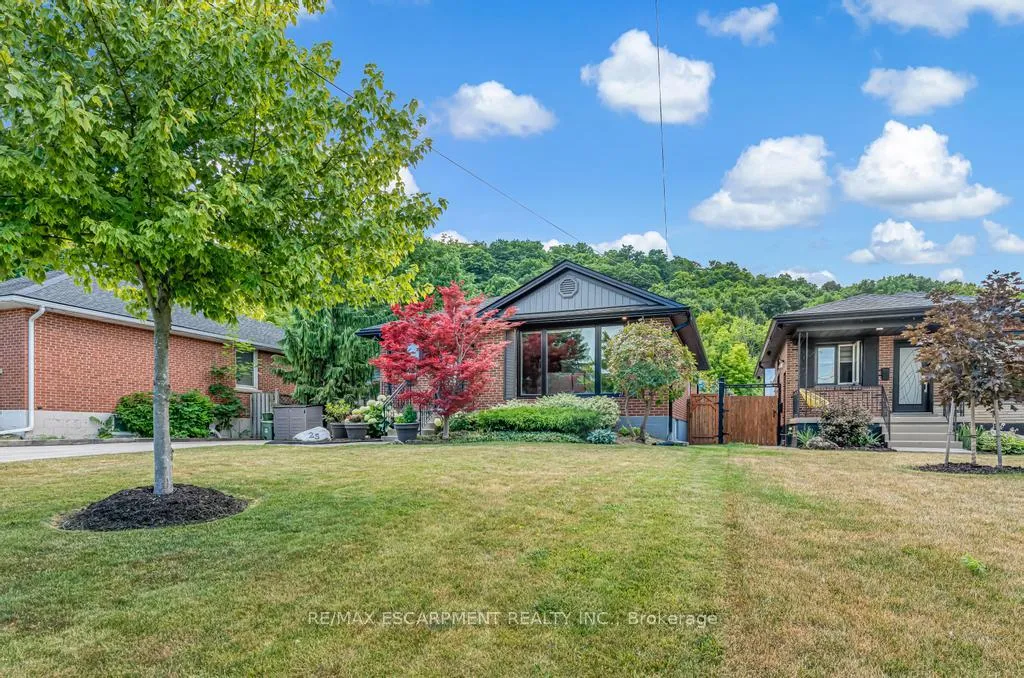 Photo 2 of 25 Alba Street, Hamilton, Stoney Creek — HOMEH