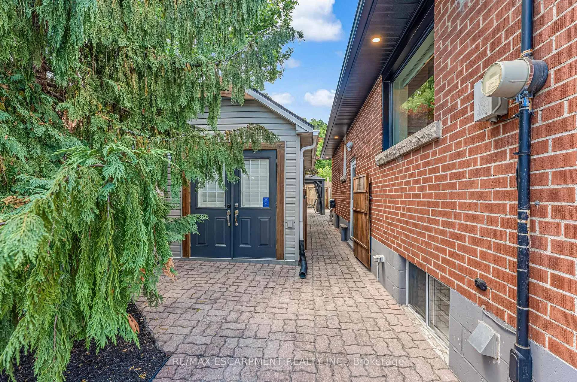 Photo 5 of 25 Alba Street, Hamilton, Stoney Creek — HOMEH