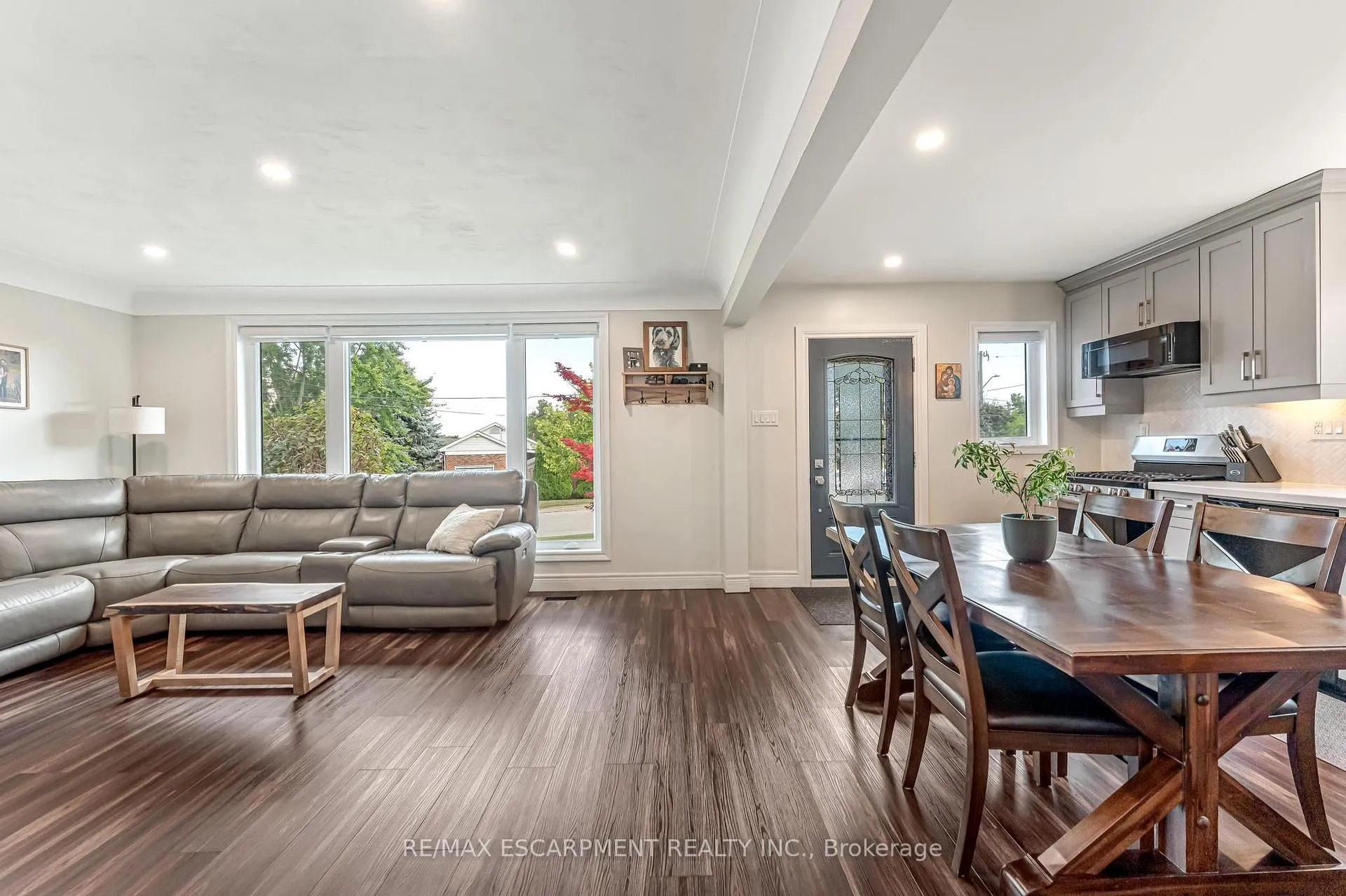 Photo 8 of 25 Alba Street, Hamilton, Stoney Creek — HOMEH