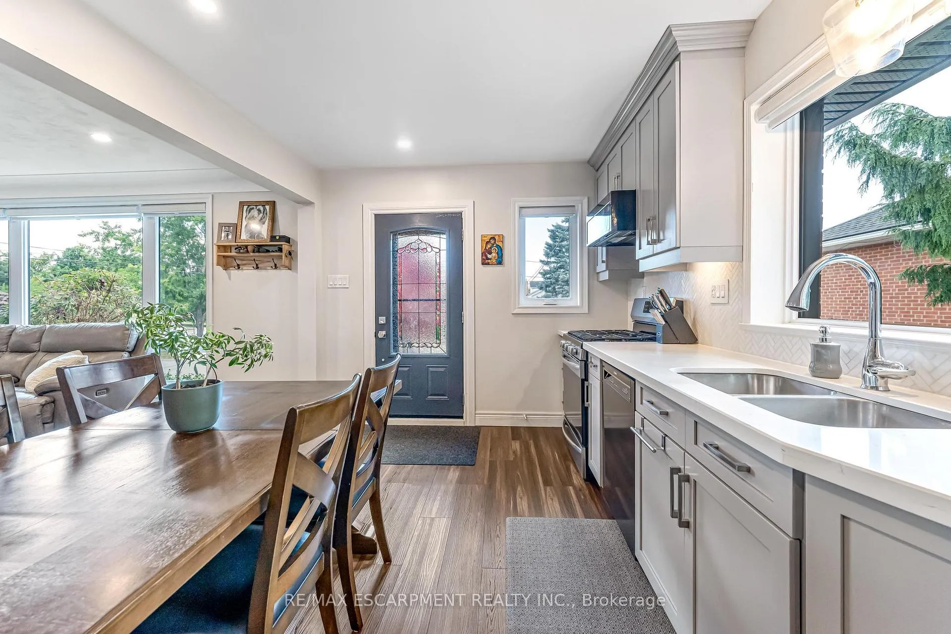 Photo 9 of 25 Alba Street, Hamilton, Stoney Creek — HOMEH