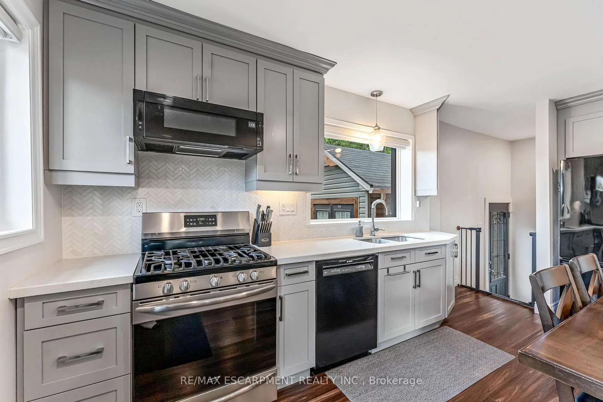Photo 13 of 25 Alba Street, Hamilton, Stoney Creek — HOMEH