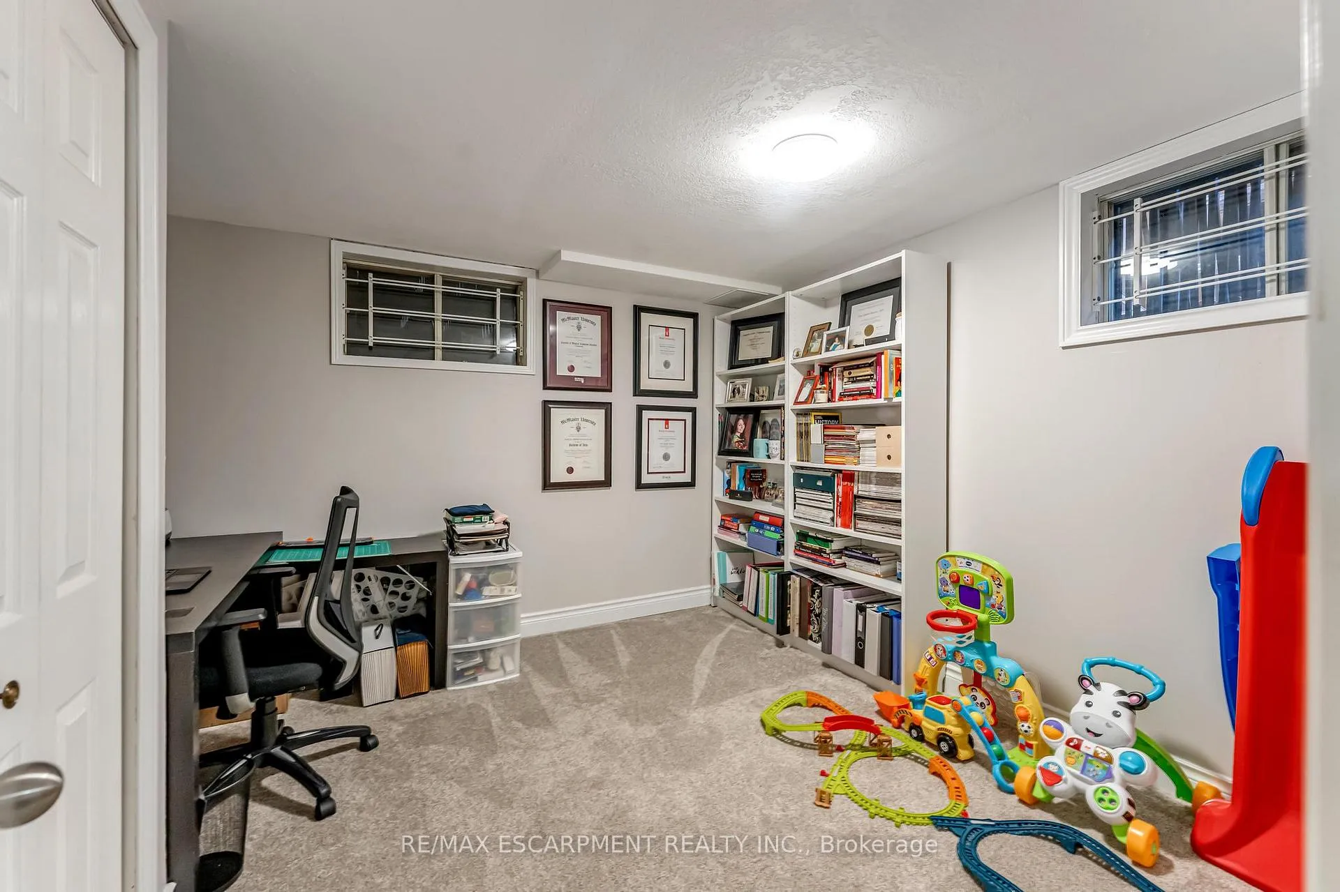 Photo 23 of 25 Alba Street, Hamilton, Stoney Creek — HOMEH