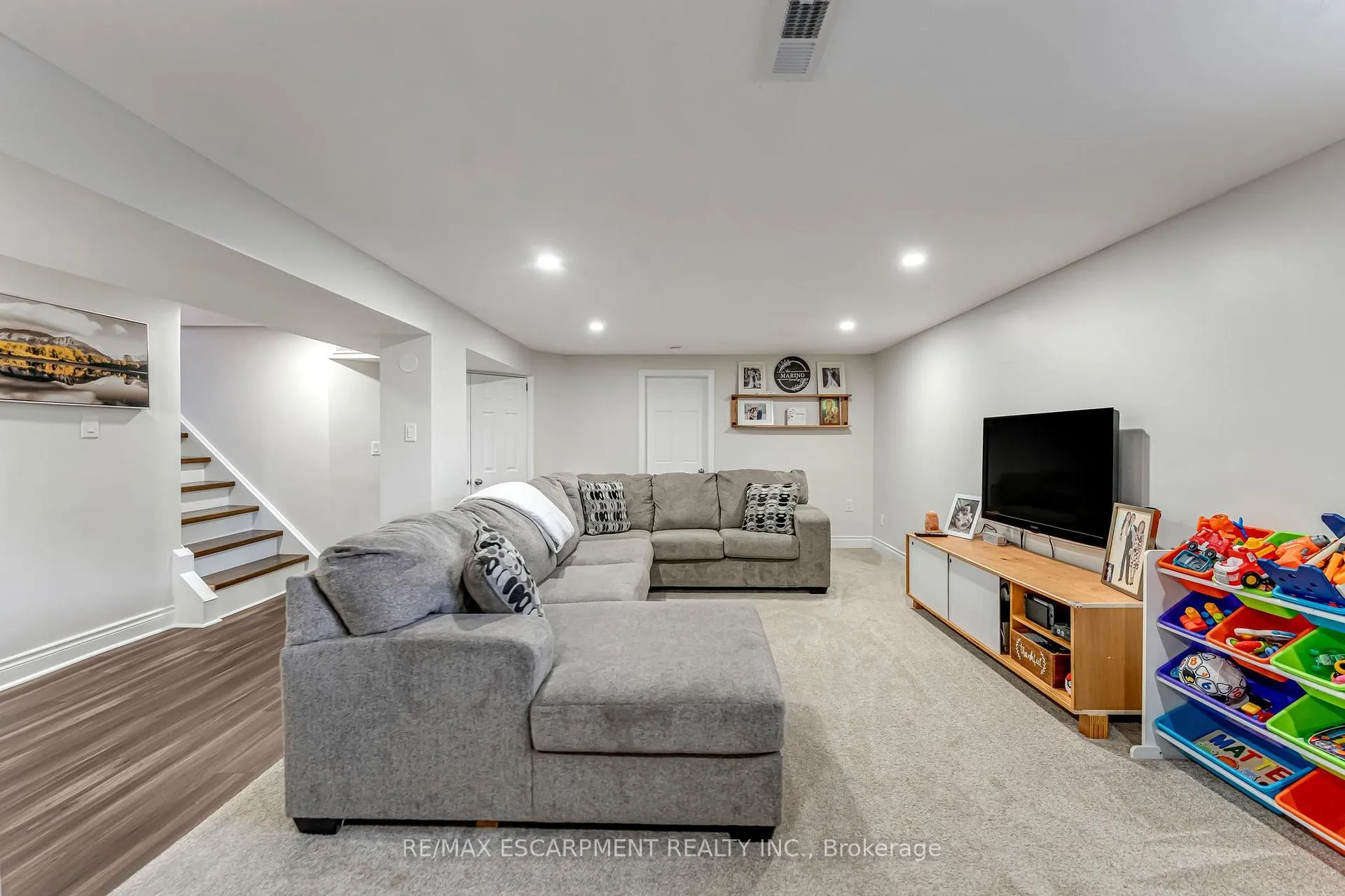 Photo 24 of 25 Alba Street, Hamilton, Stoney Creek — HOMEH