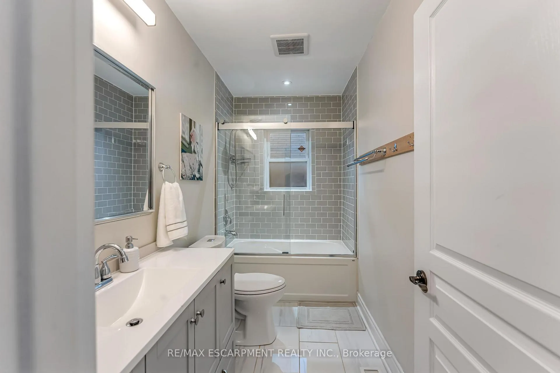 Photo 27 of 25 Alba Street, Hamilton, Stoney Creek — HOMEH