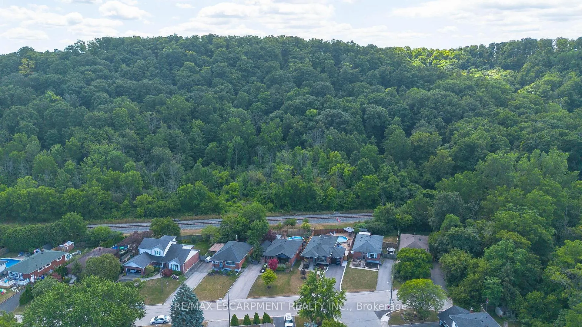Photo 39 of 25 Alba Street, Hamilton, Stoney Creek — HOMEH