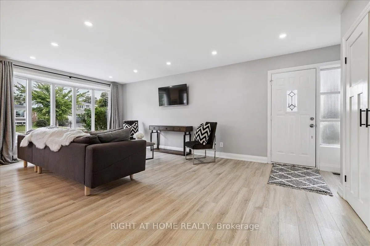 Photo 3 of 5316 Riverside Drive, Burlington, Appleby — HOMEH