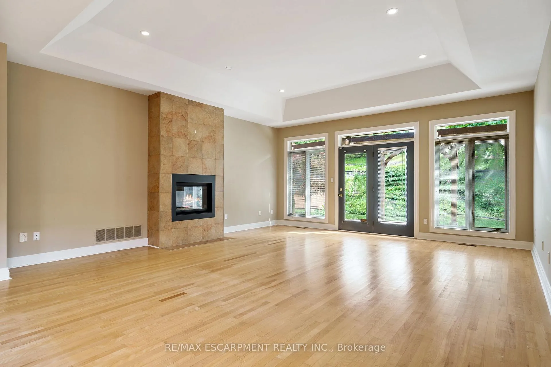 Photo 20 of 6 Gillespie Crescent, Hamilton, Dundas — HOMEH