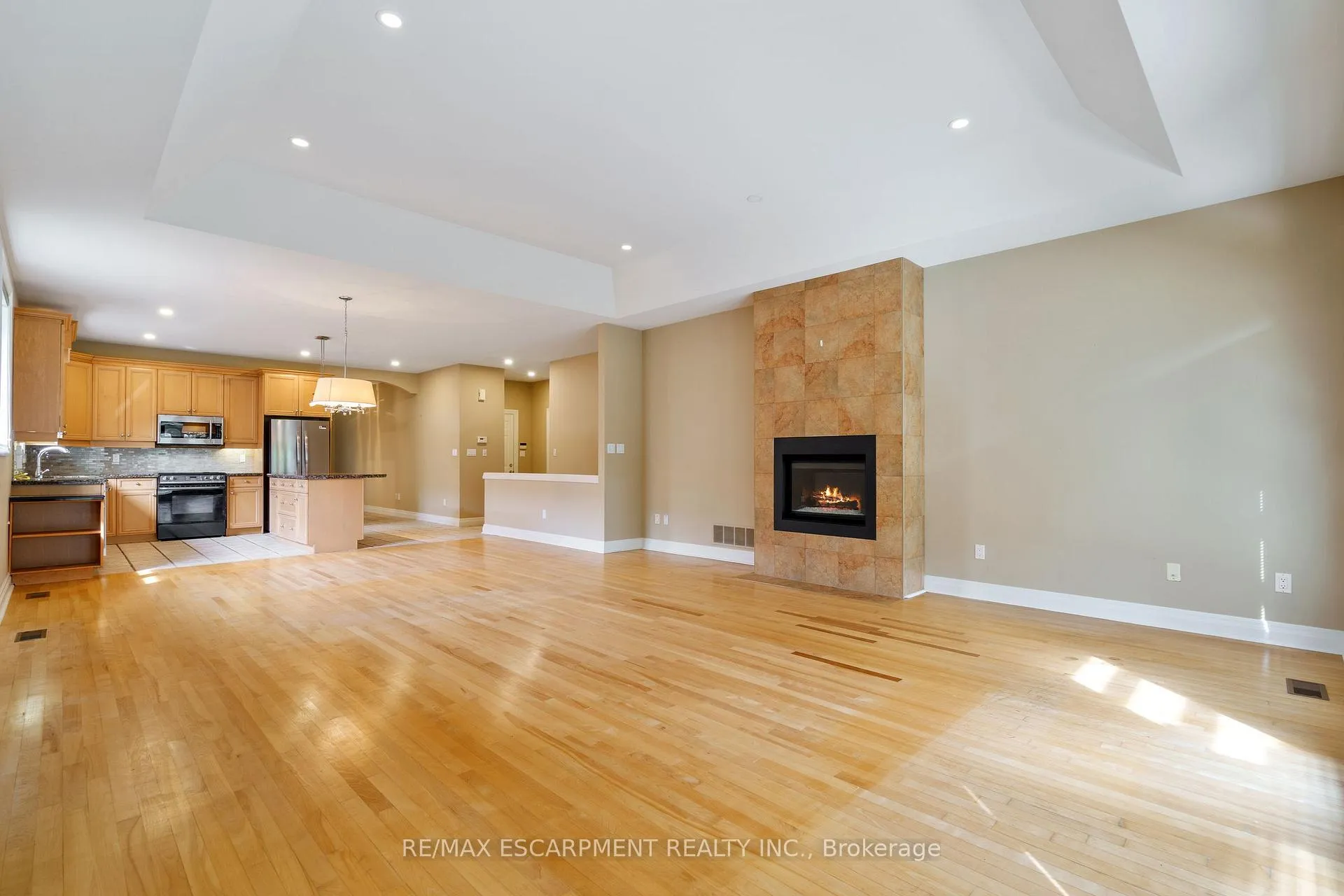 Photo 22 of 6 Gillespie Crescent, Hamilton, Dundas — HOMEH