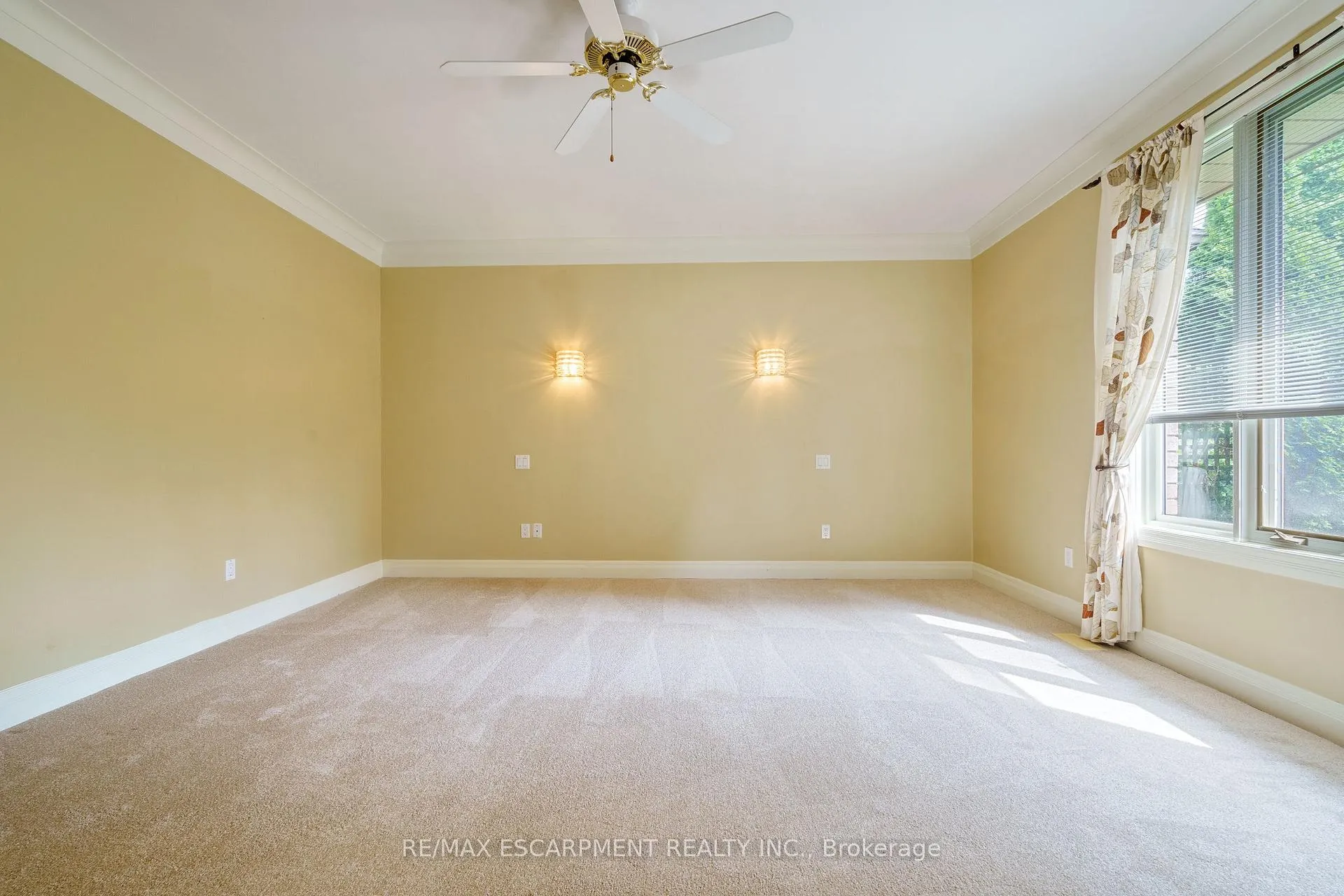 Photo 24 of 6 Gillespie Crescent, Hamilton, Dundas — HOMEH