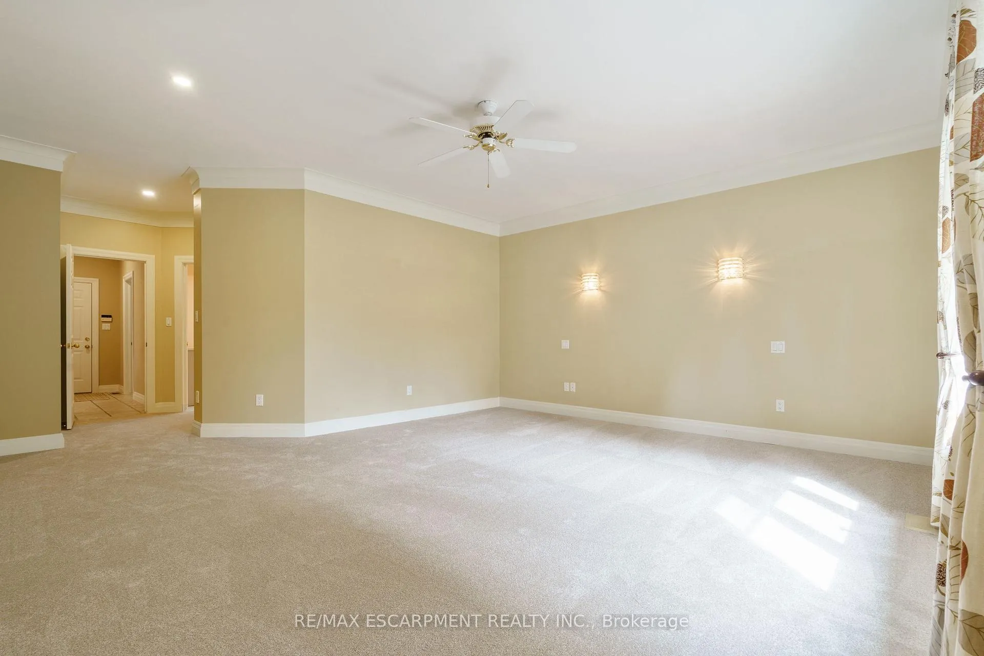 Photo 25 of 6 Gillespie Crescent, Hamilton, Dundas — HOMEH