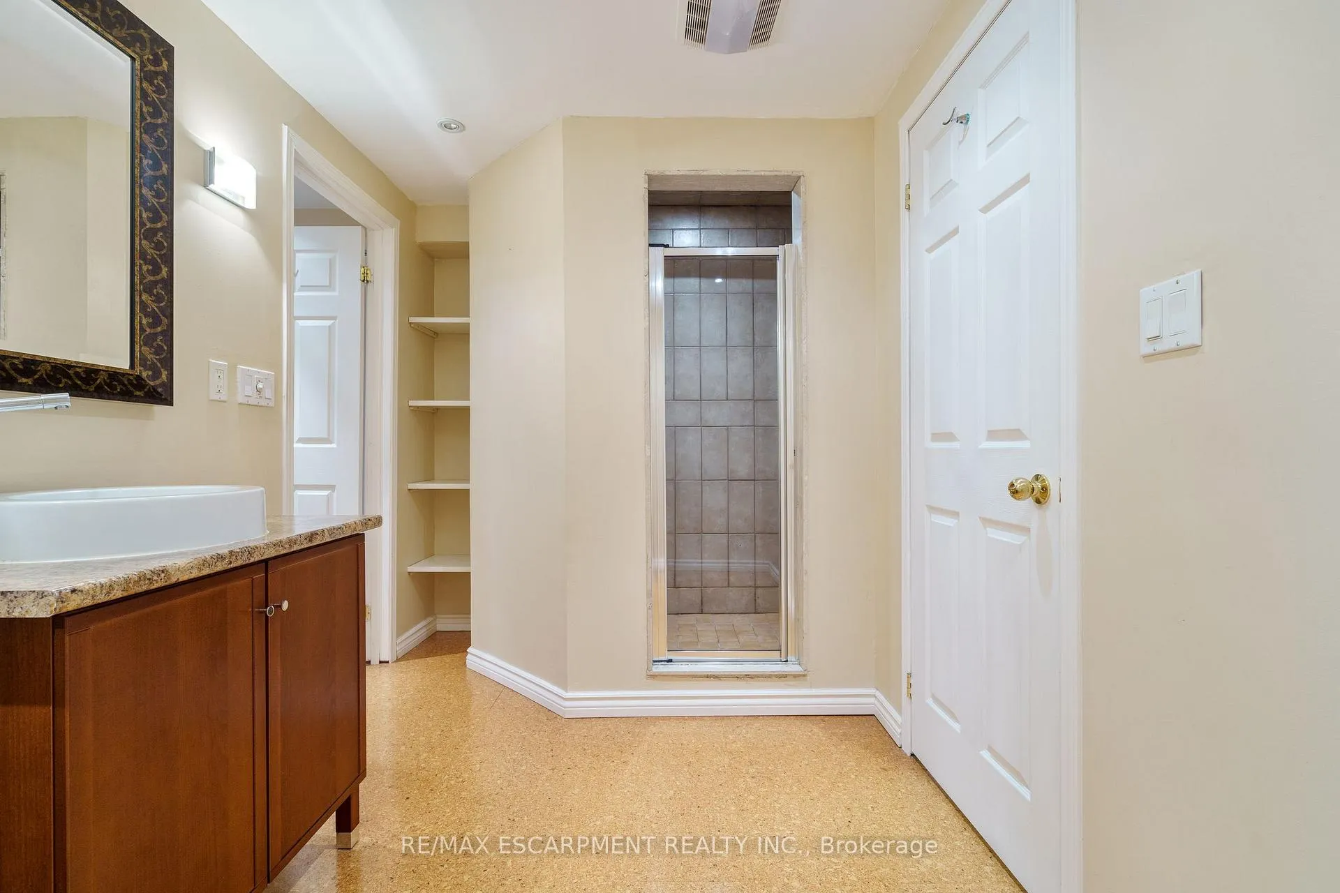 Photo 39 of 6 Gillespie Crescent, Hamilton, Dundas — HOMEH