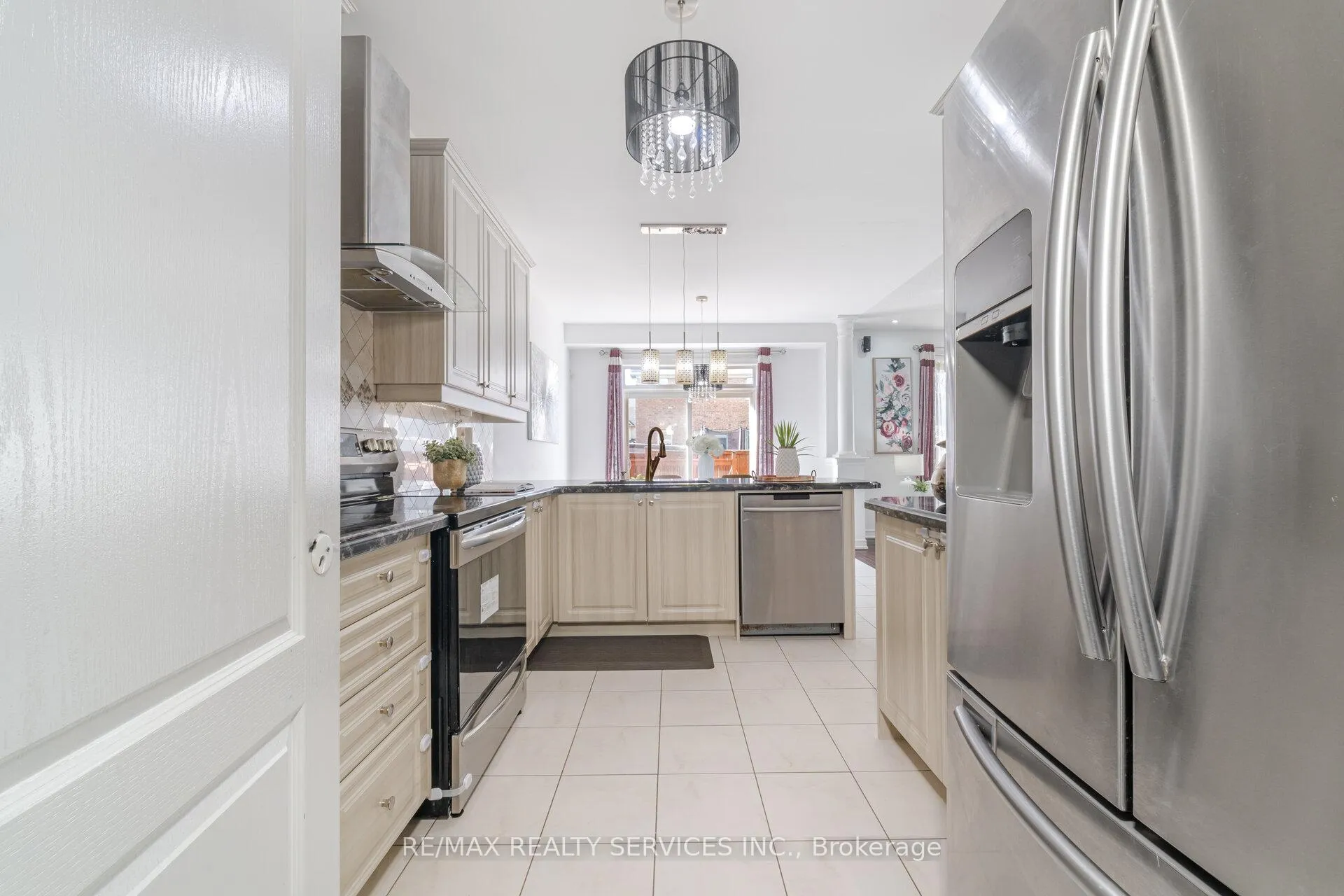 Photo 11 of 16 Rougebank Avenue, Caledon, Rural Caledon — HOMEH