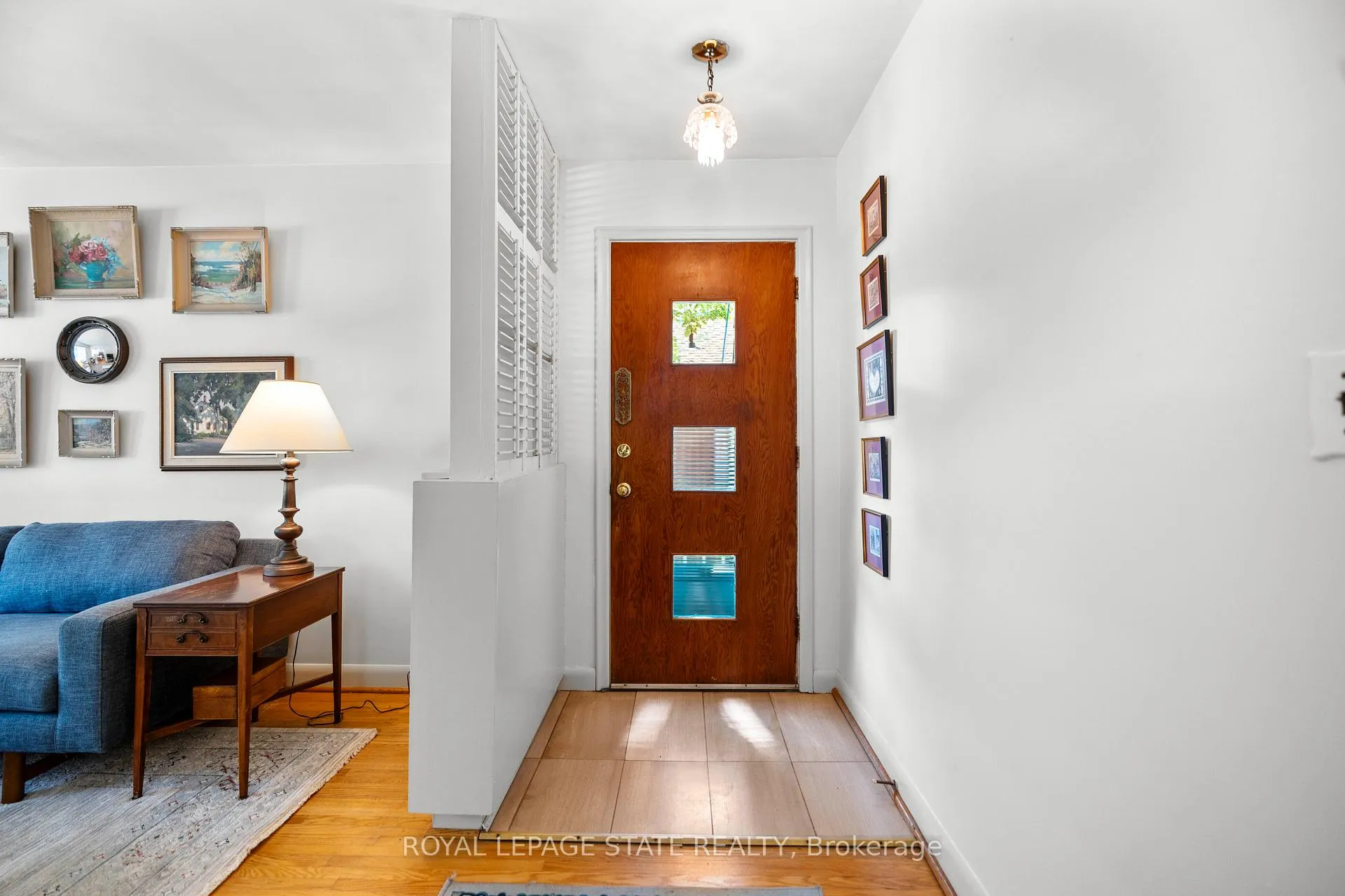 Photo 4 of 39 Hardale Crescent, Hamilton, Huntington — HOMEH