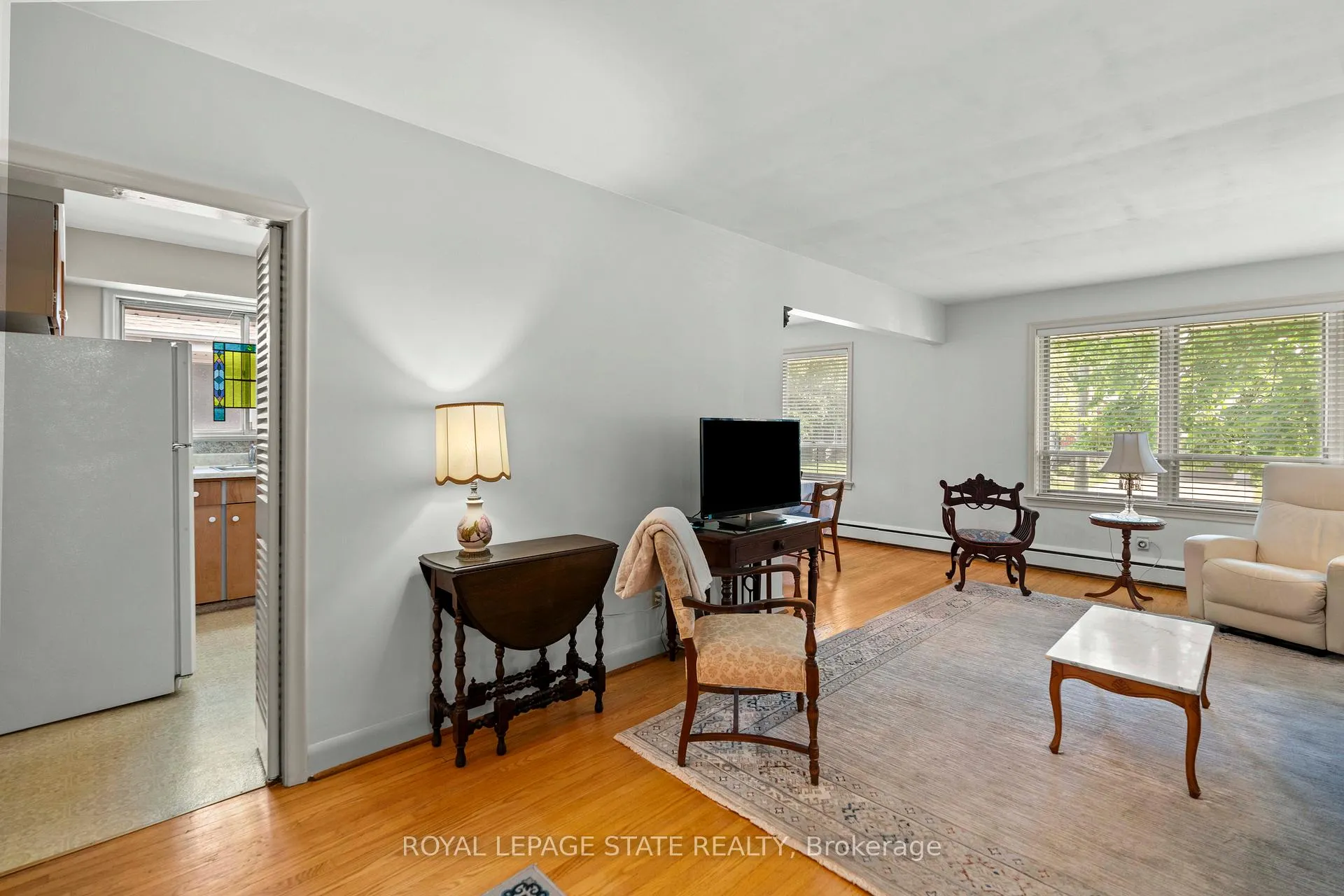 Photo 5 of 39 Hardale Crescent, Hamilton, Huntington — HOMEH