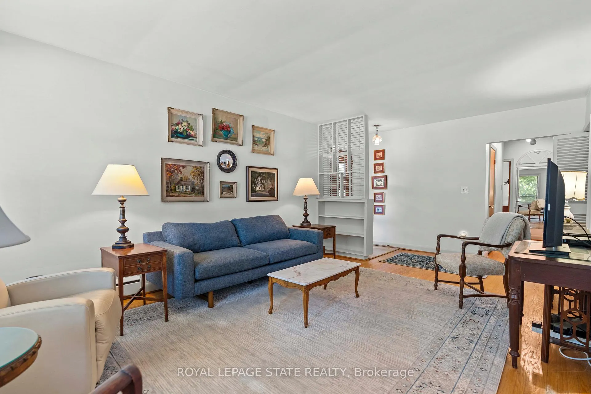 Photo 9 of 39 Hardale Crescent, Hamilton, Huntington — HOMEH