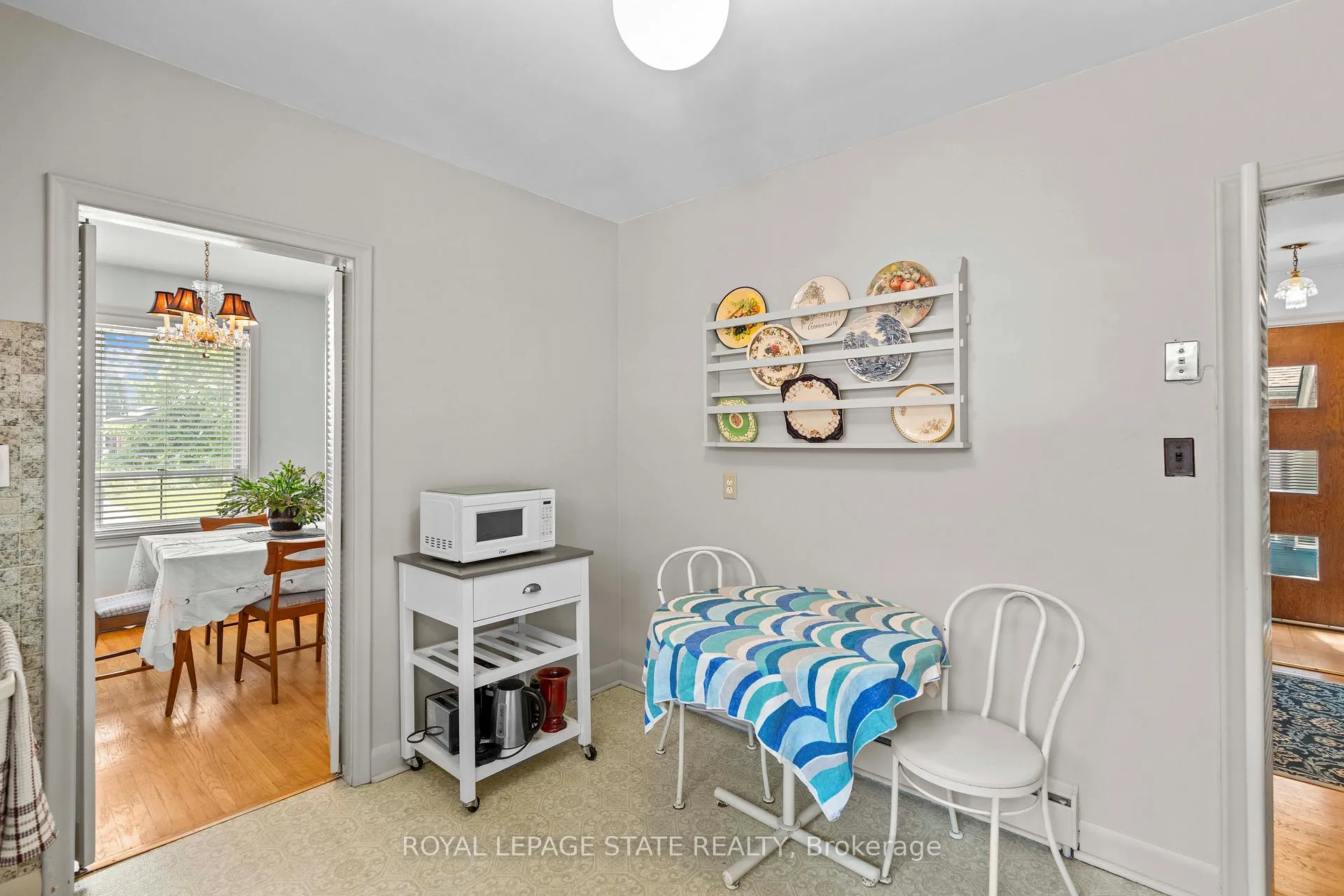 Photo 18 of 39 Hardale Crescent, Hamilton, Huntington — HOMEH