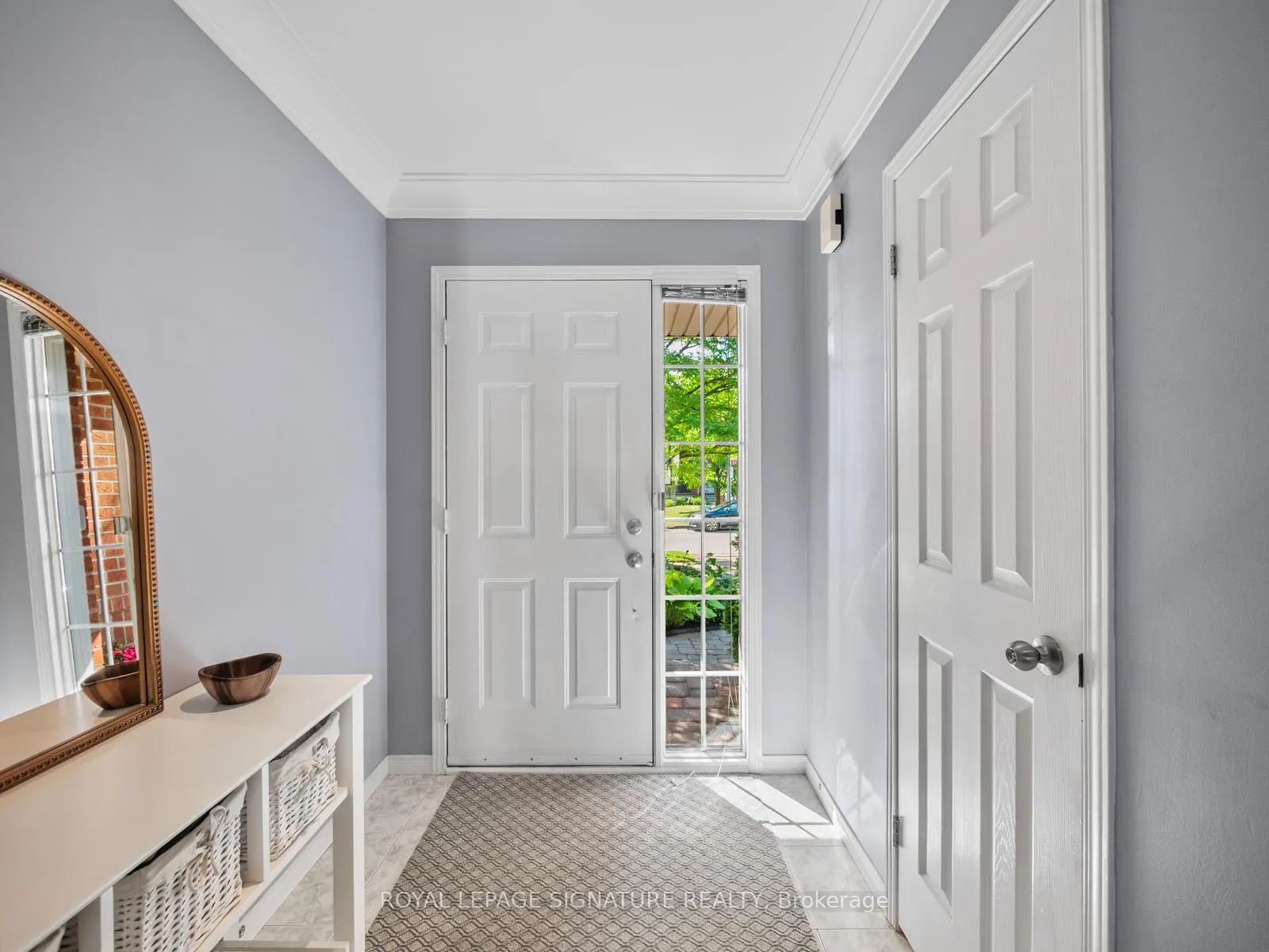 Photo 3 of 13 Bronte Court, Hamilton, Dundas — HOMEH