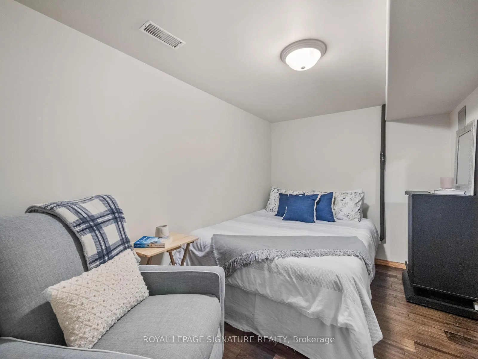 Photo 22 of 13 Bronte Court, Hamilton, Dundas — HOMEH