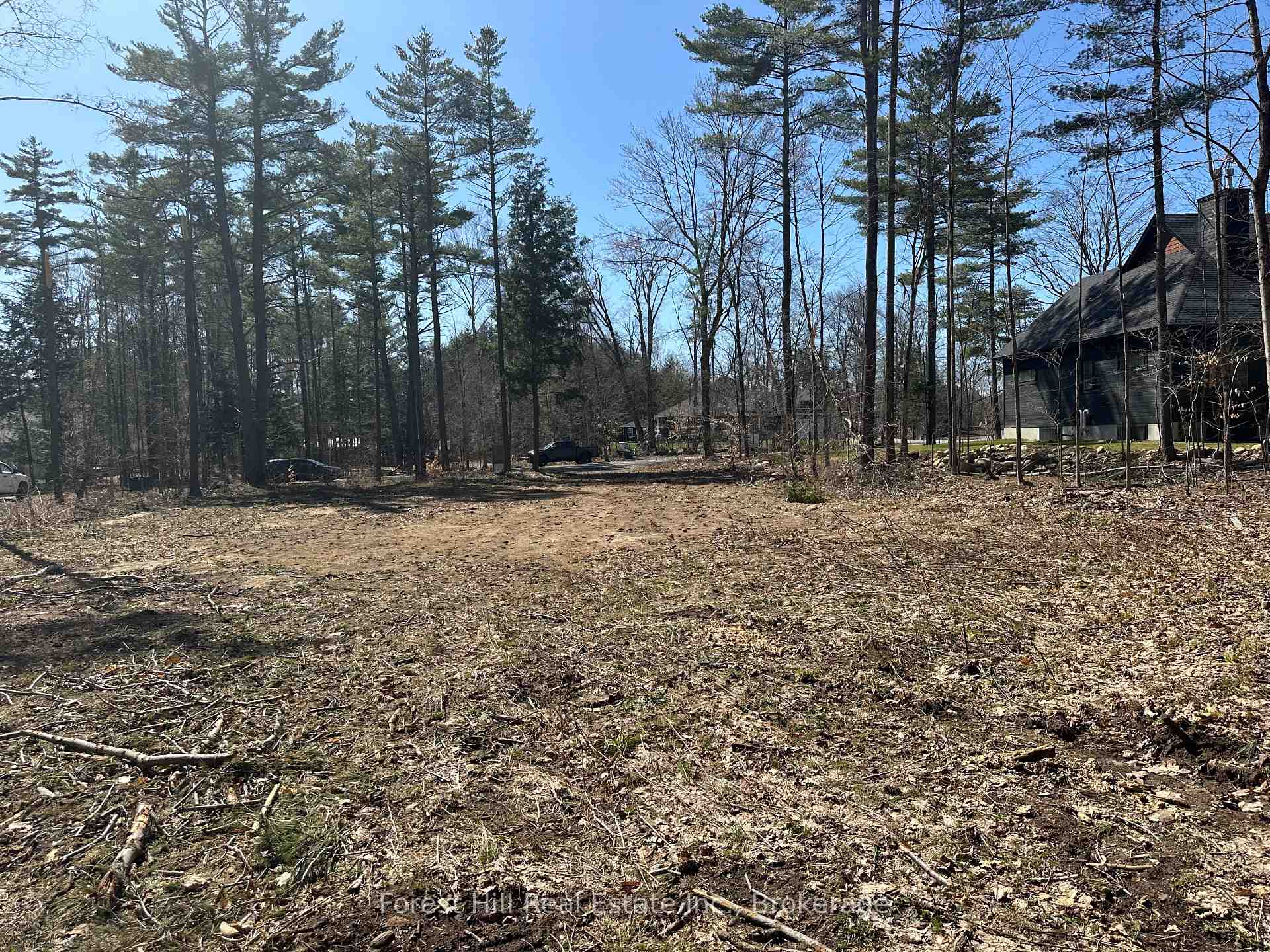 Photo 4 of 1111 Xavier Street, Gravenhurst, Morrison — HOMEH