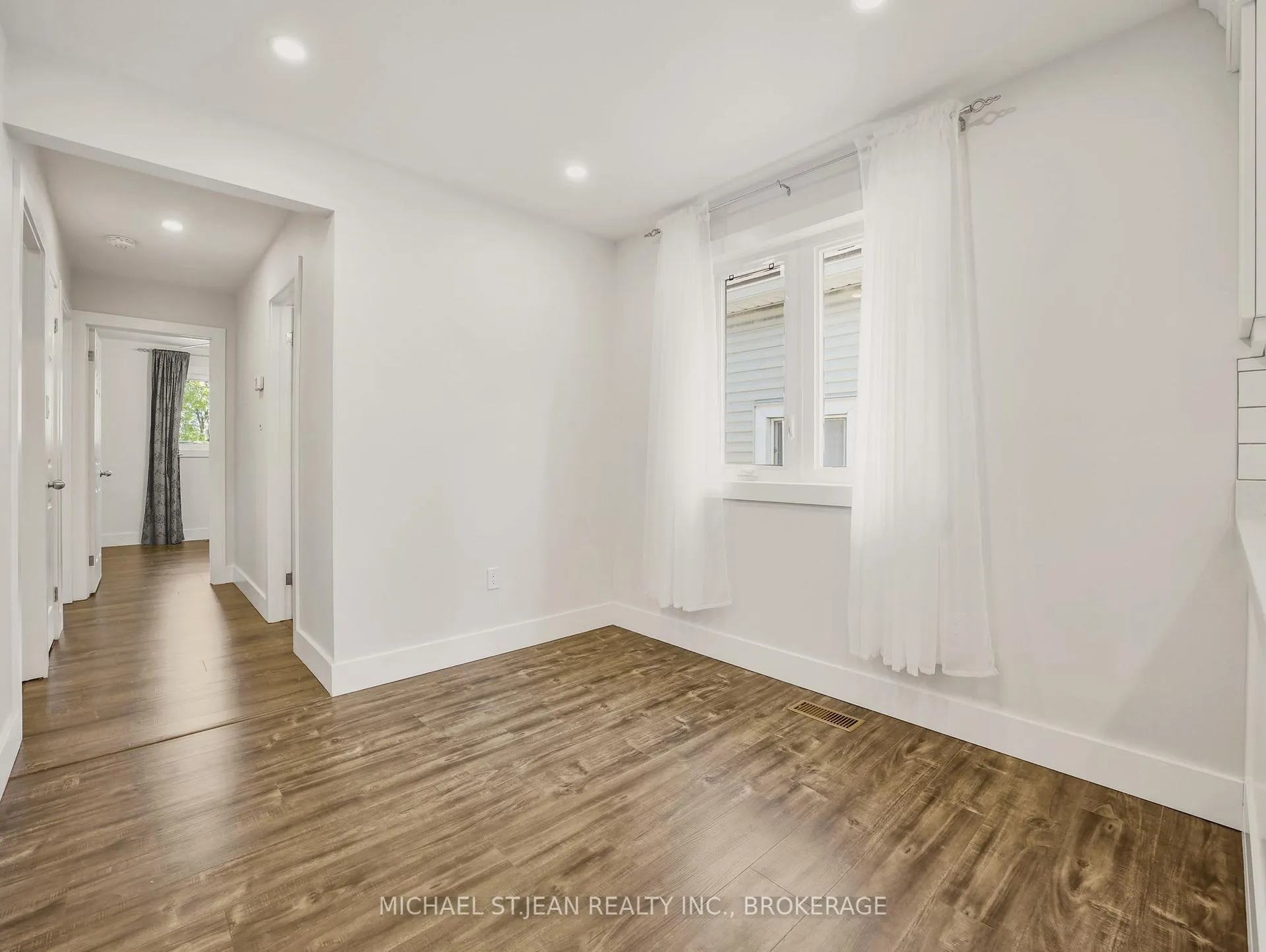 Photo 5 of 107 Alpine Avenue, Hamilton, Central — HOMEH