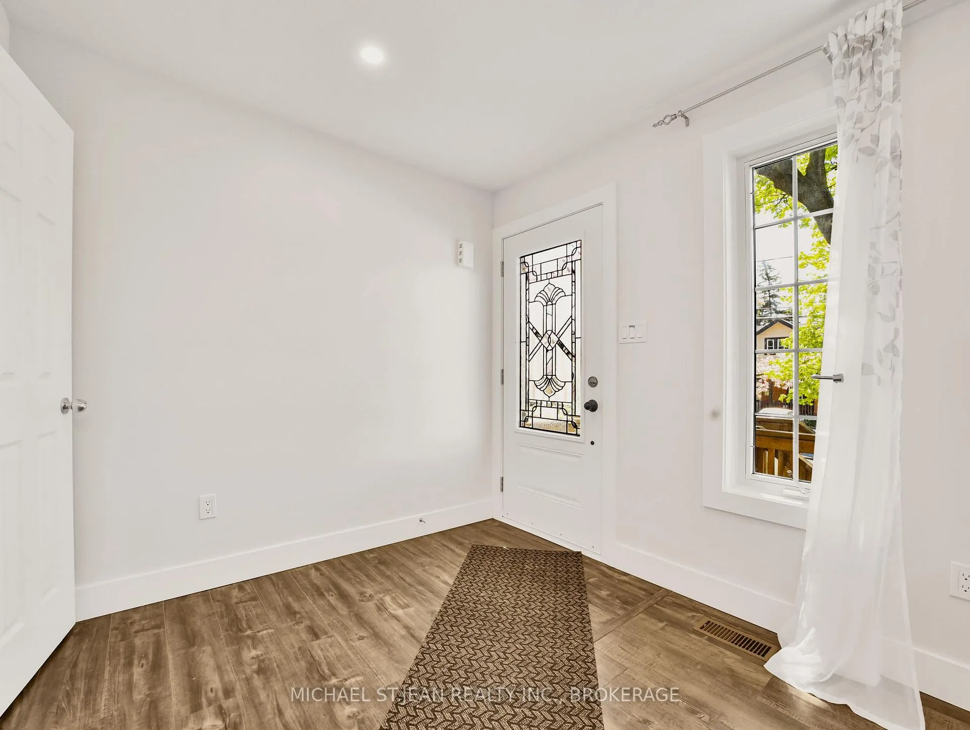 Photo 9 of 107 Alpine Avenue, Hamilton, Central — HOMEH