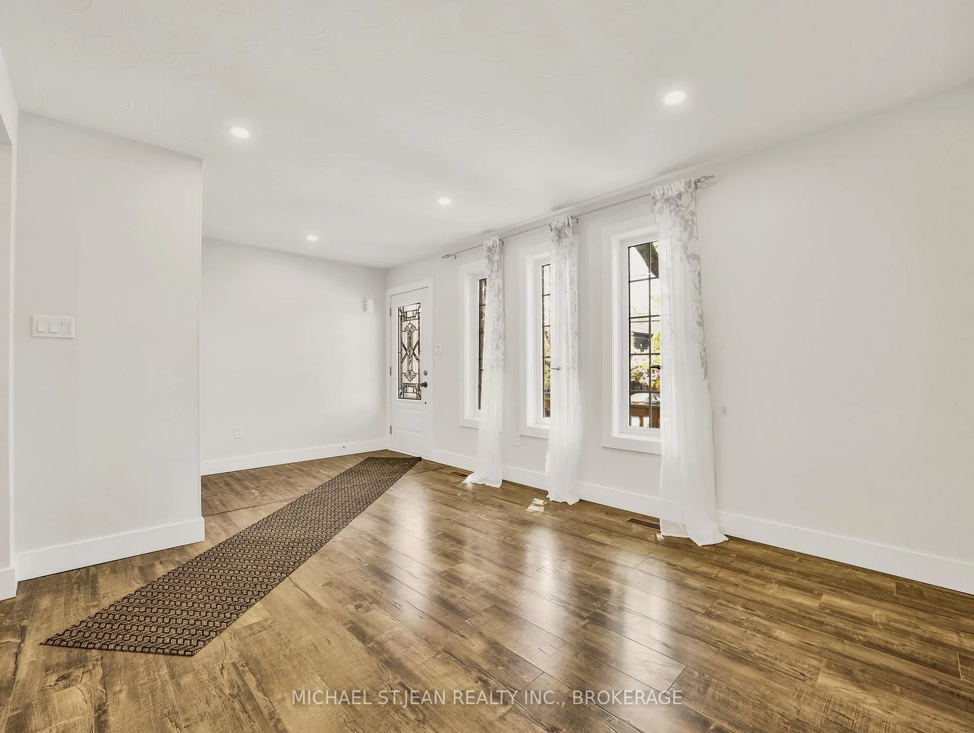 Photo 12 of 107 Alpine Avenue, Hamilton, Central — HOMEH