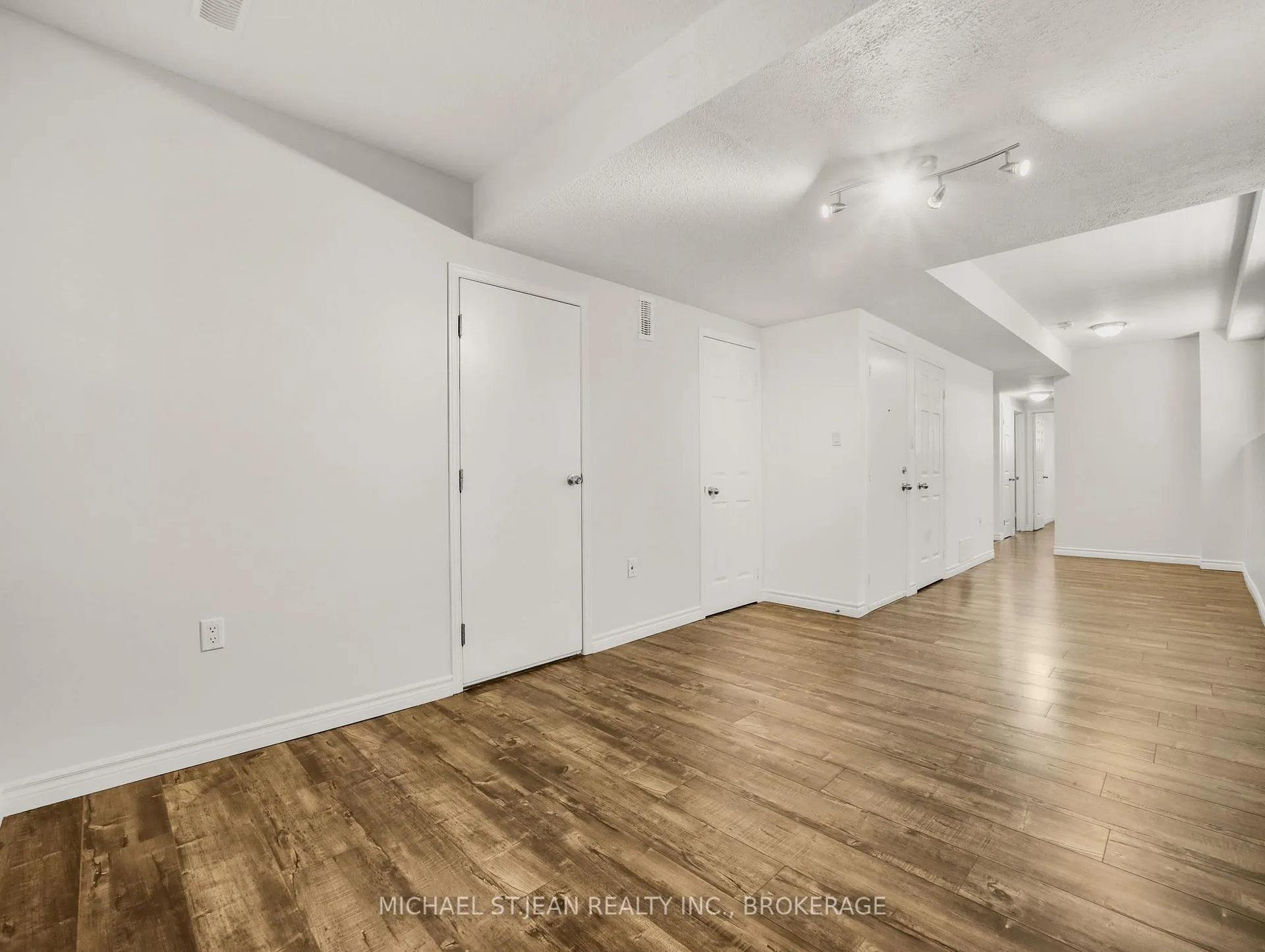 Photo 13 of 107 Alpine Avenue, Hamilton, Central — HOMEH
