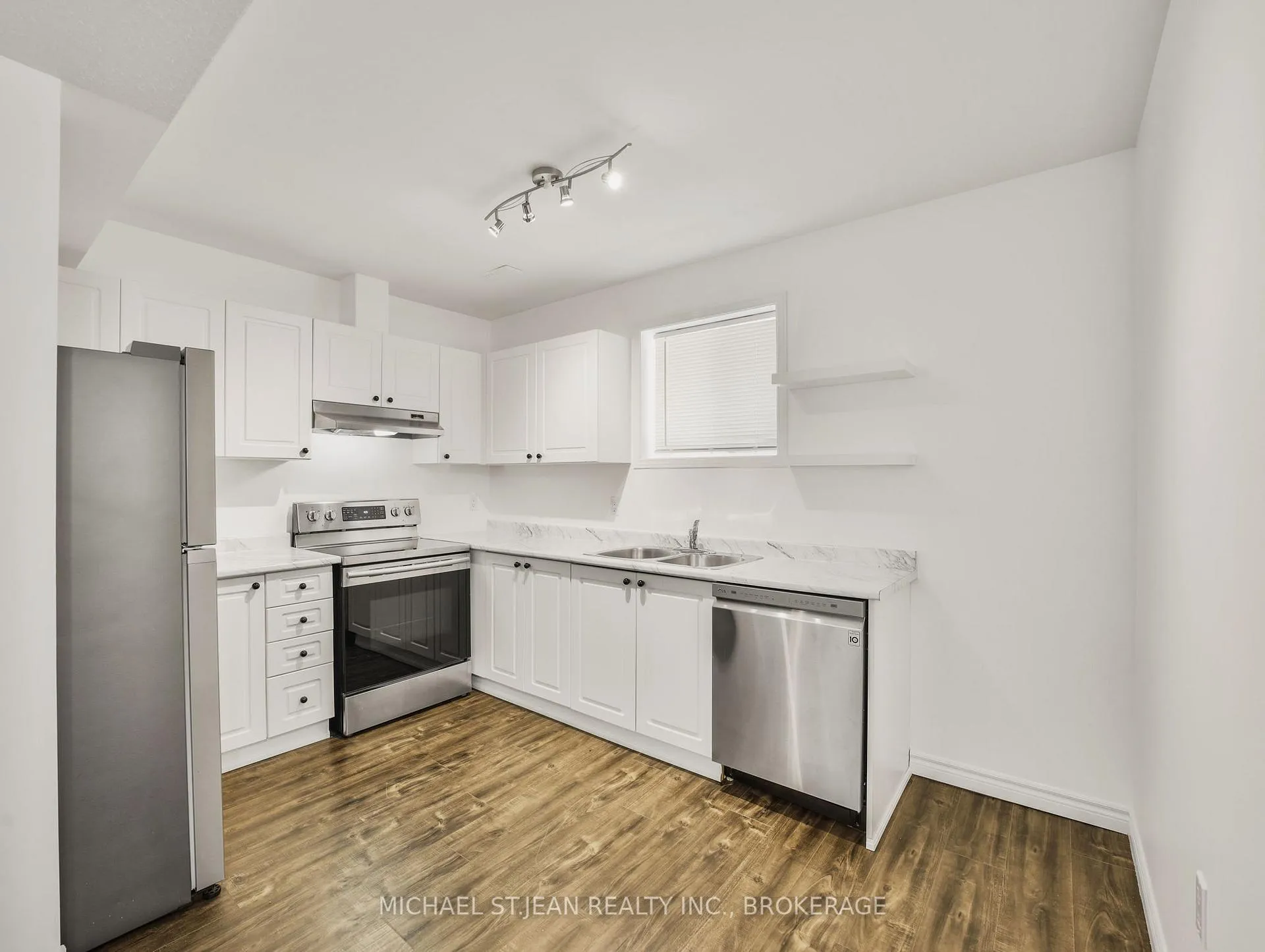 Photo 23 of 107 Alpine Avenue, Hamilton, Central — HOMEH