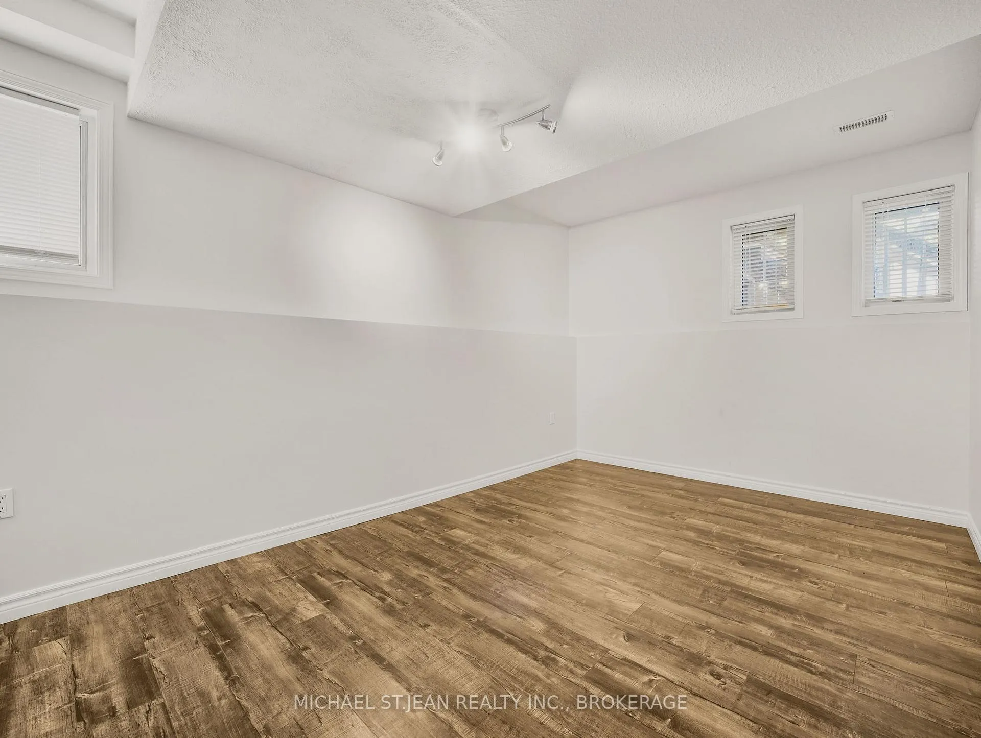 Photo 28 of 107 Alpine Avenue, Hamilton, Central — HOMEH
