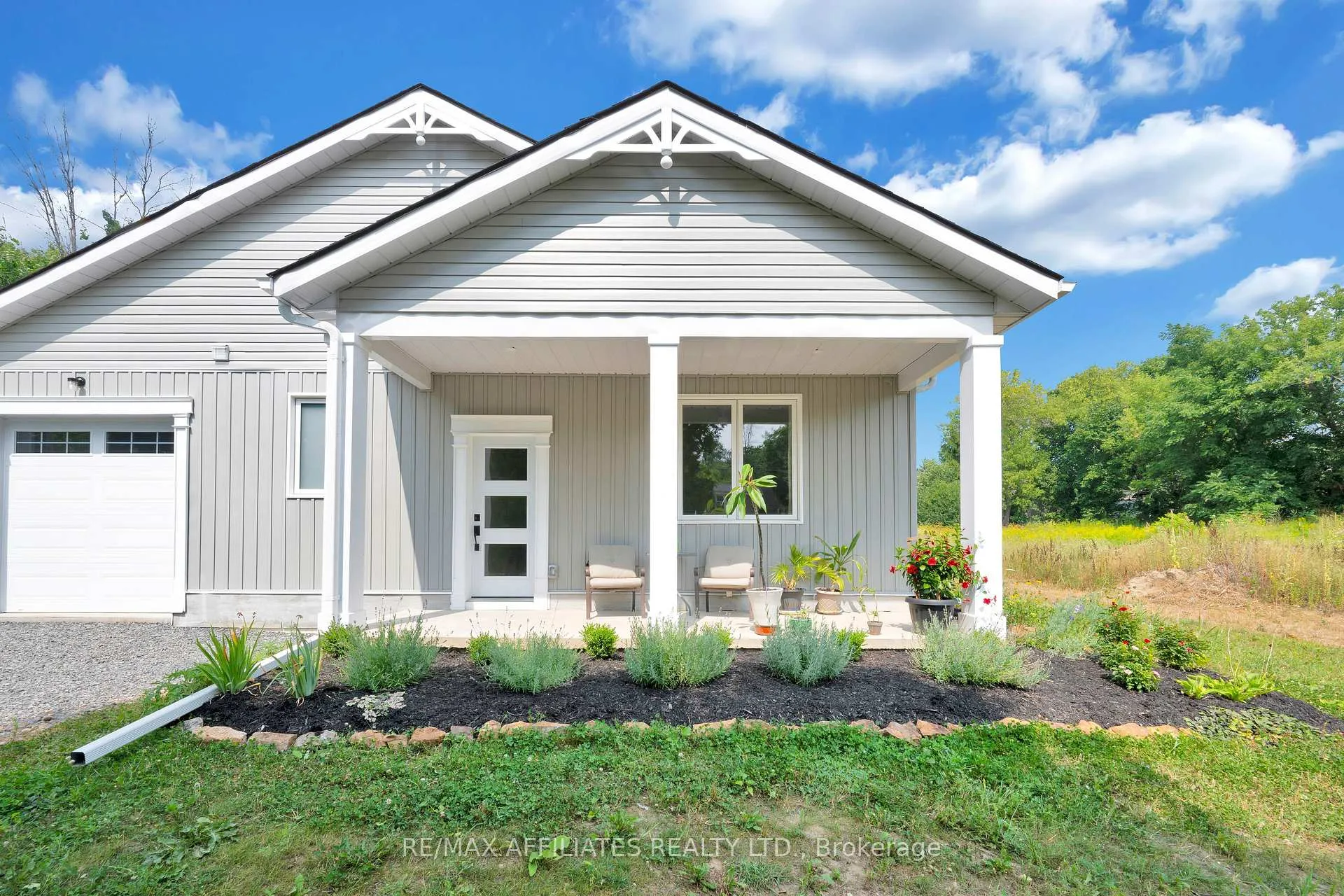 Photo 1 of 8 Simcoe Street, Rideau Lakes, Rideau Lakes (Newboro) Twp — HOMEH