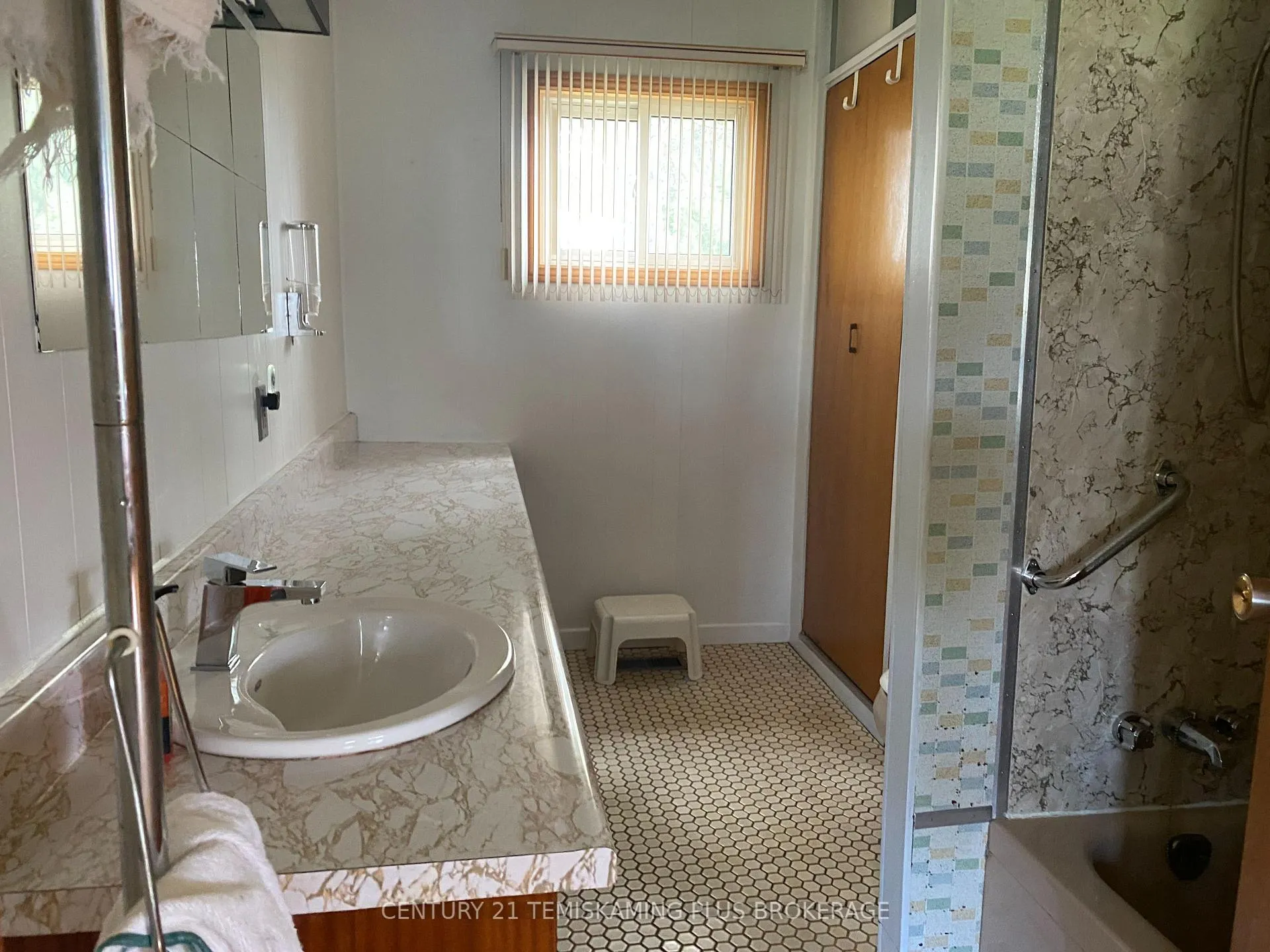 Photo 21 of 62 Maple Street S, Temiskaming Shores, Haileybury — HOMEH