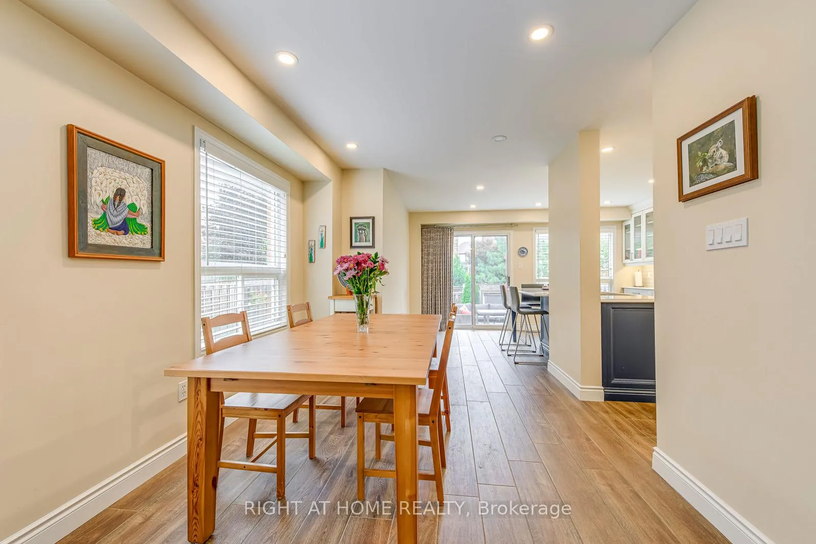 Photo 6 of 2472 Newcastle Crescent, Oakville, West Oak Trails — HOMEH