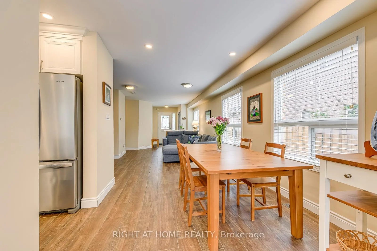 Photo 13 of 2472 Newcastle Crescent, Oakville, West Oak Trails — HOMEH