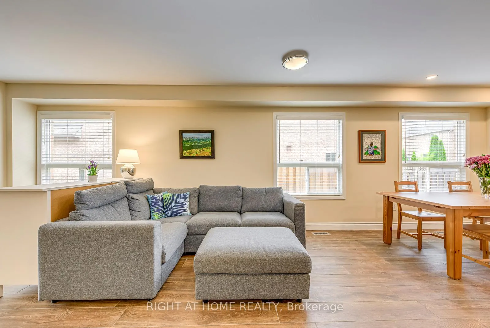 Photo 14 of 2472 Newcastle Crescent, Oakville, West Oak Trails — HOMEH