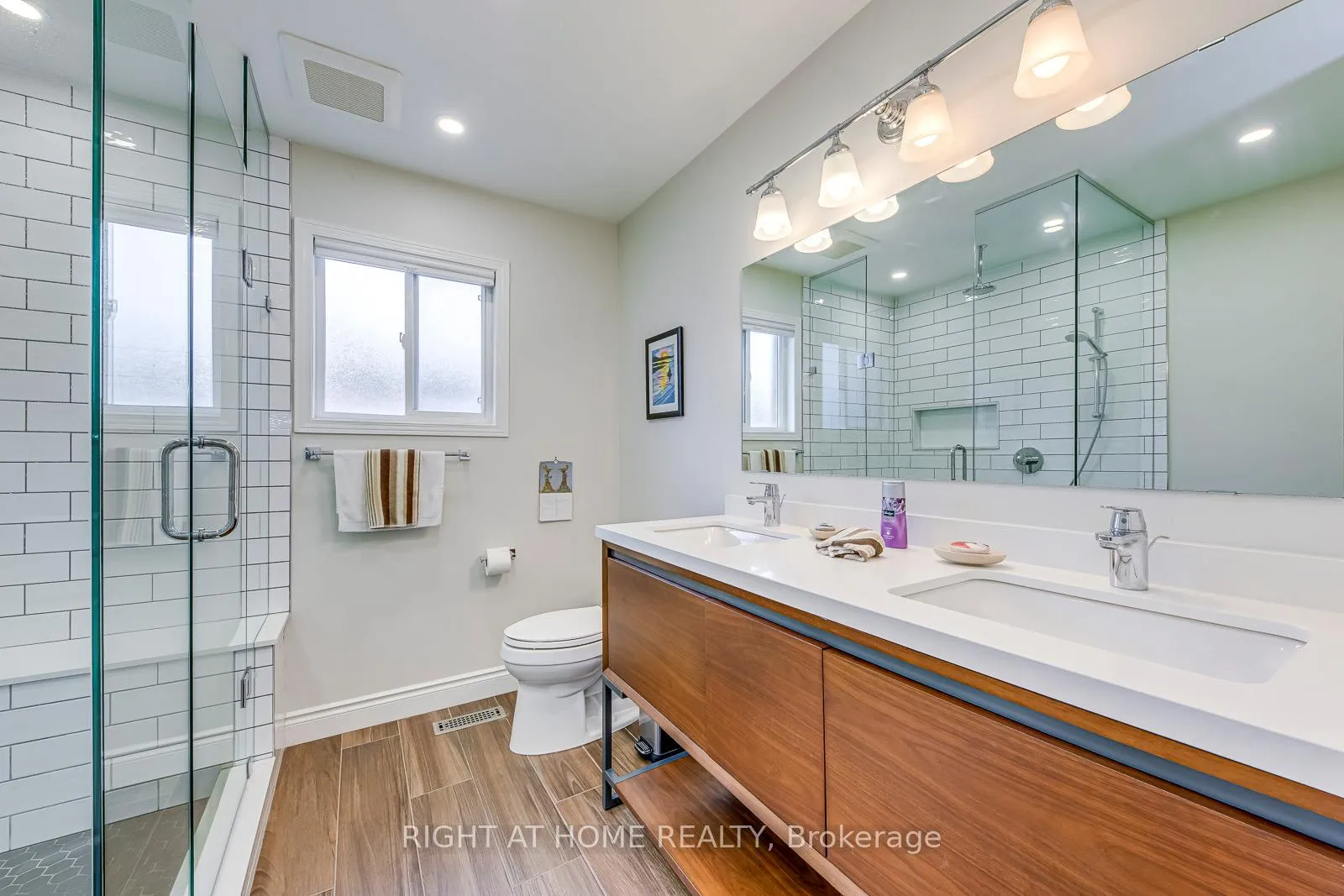 Photo 23 of 2472 Newcastle Crescent, Oakville, West Oak Trails — HOMEH