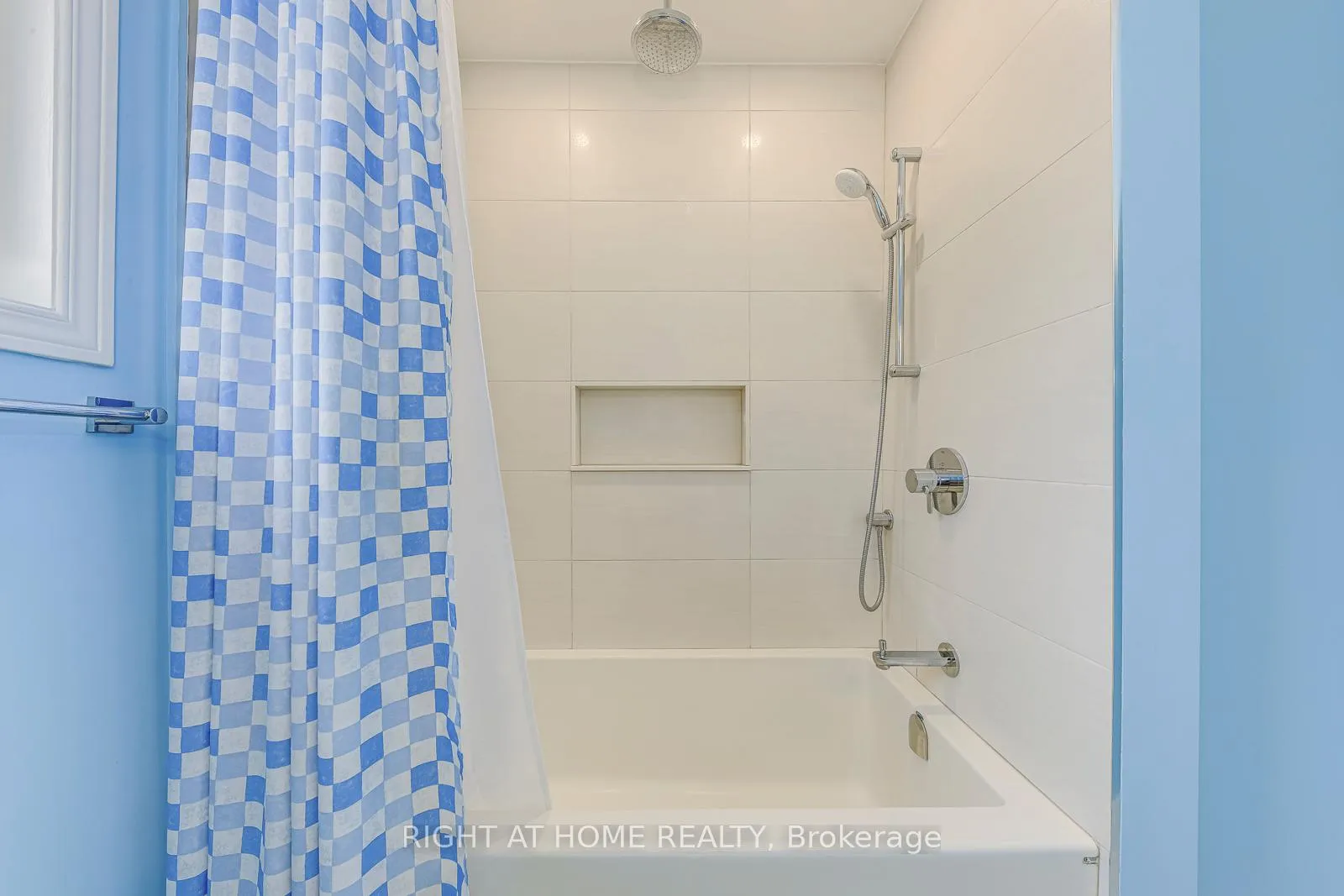 Photo 32 of 2472 Newcastle Crescent, Oakville, West Oak Trails — HOMEH