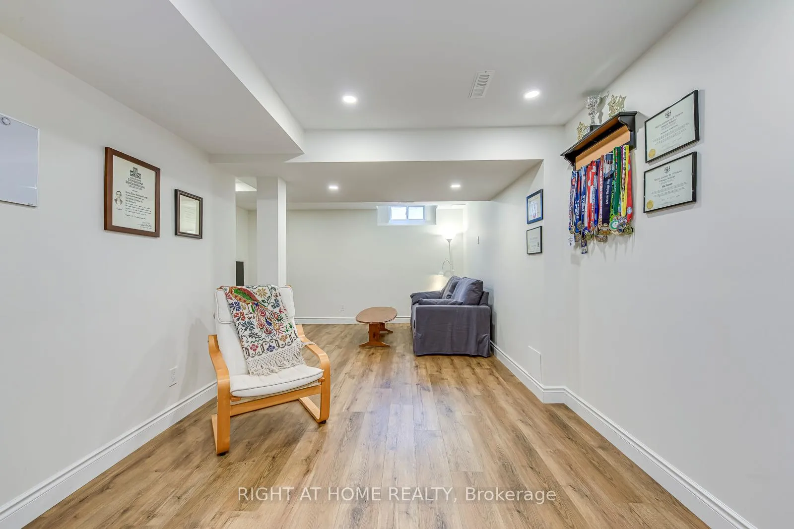 Photo 34 of 2472 Newcastle Crescent, Oakville, West Oak Trails — HOMEH