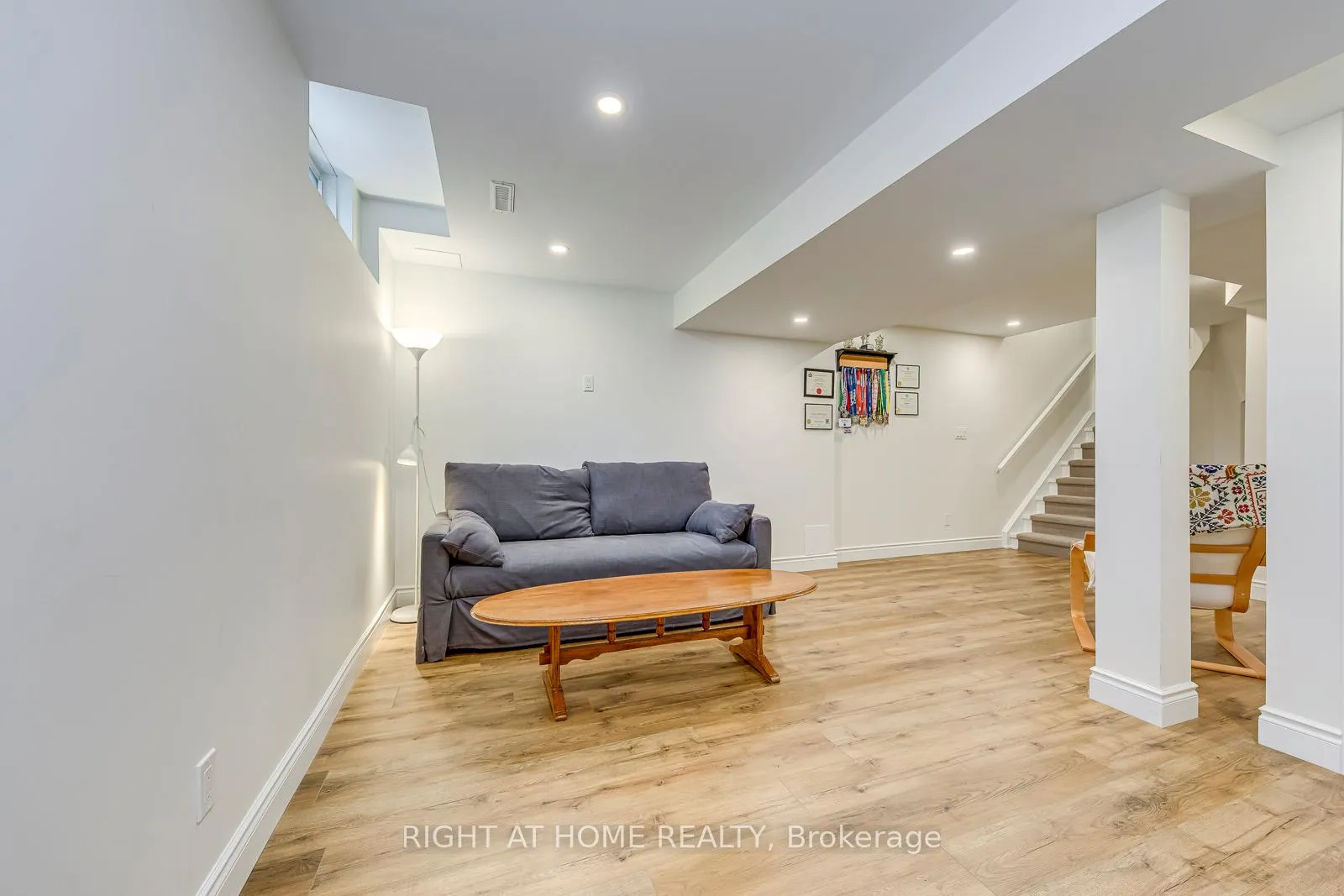 Photo 36 of 2472 Newcastle Crescent, Oakville, West Oak Trails — HOMEH