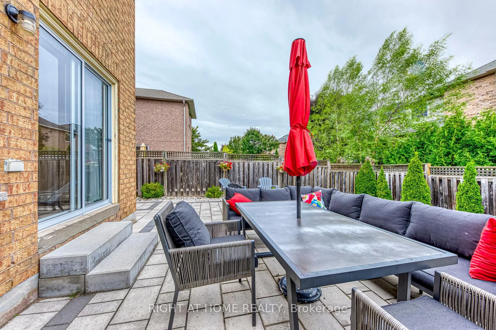 Photo 44 of 2472 Newcastle Crescent, Oakville, West Oak Trails — HOMEH